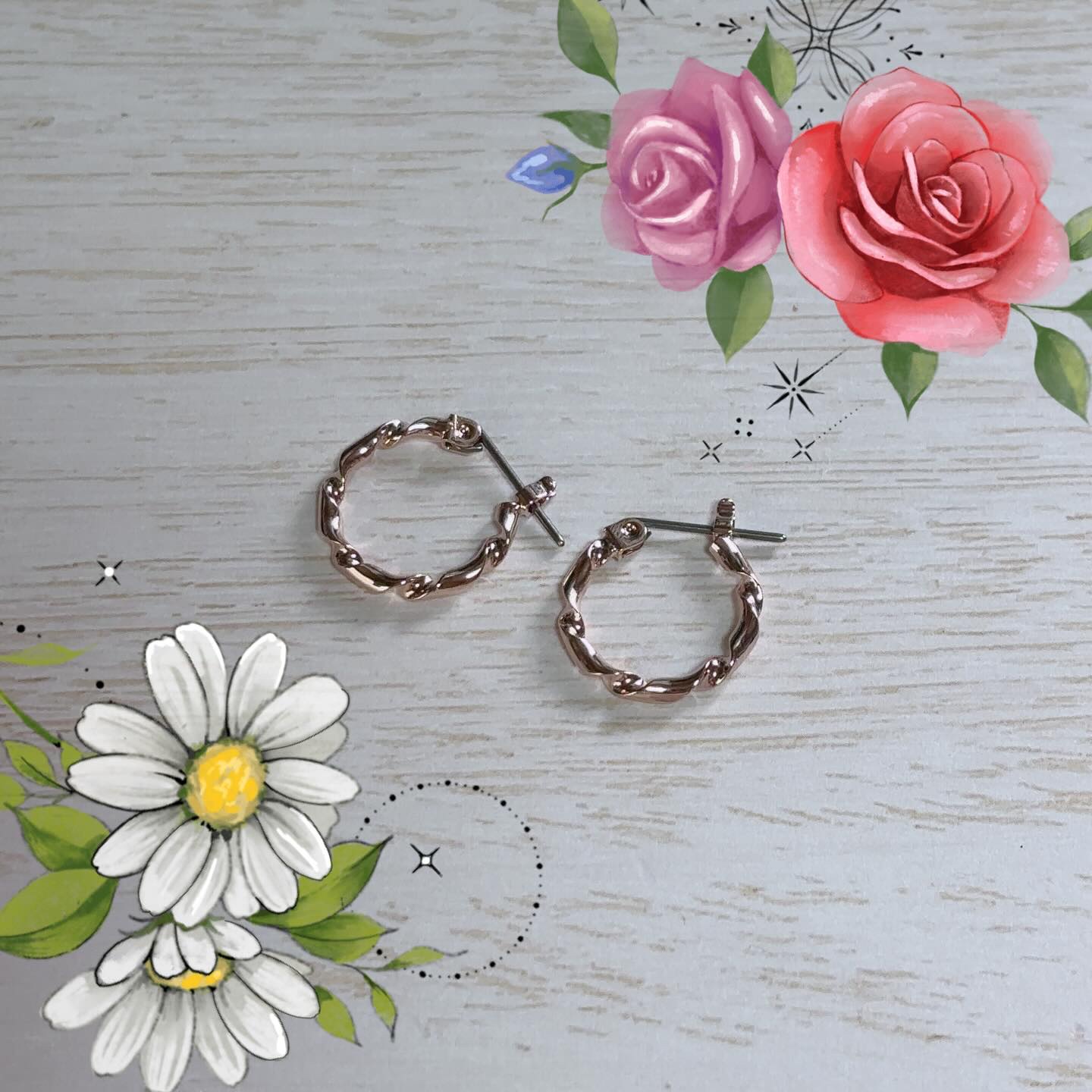 【PR】  提供元【Brazing】 

𓂃 ✍︎Brazing
2ミリ甲丸ツイスターフープピアス

金属アレルギーだけどピアス大好き！
な私にピッタリの、上品で素敵な金アレ対応ピアスだよ🎀

私はミドルサイズの15cmをチョイス。
色