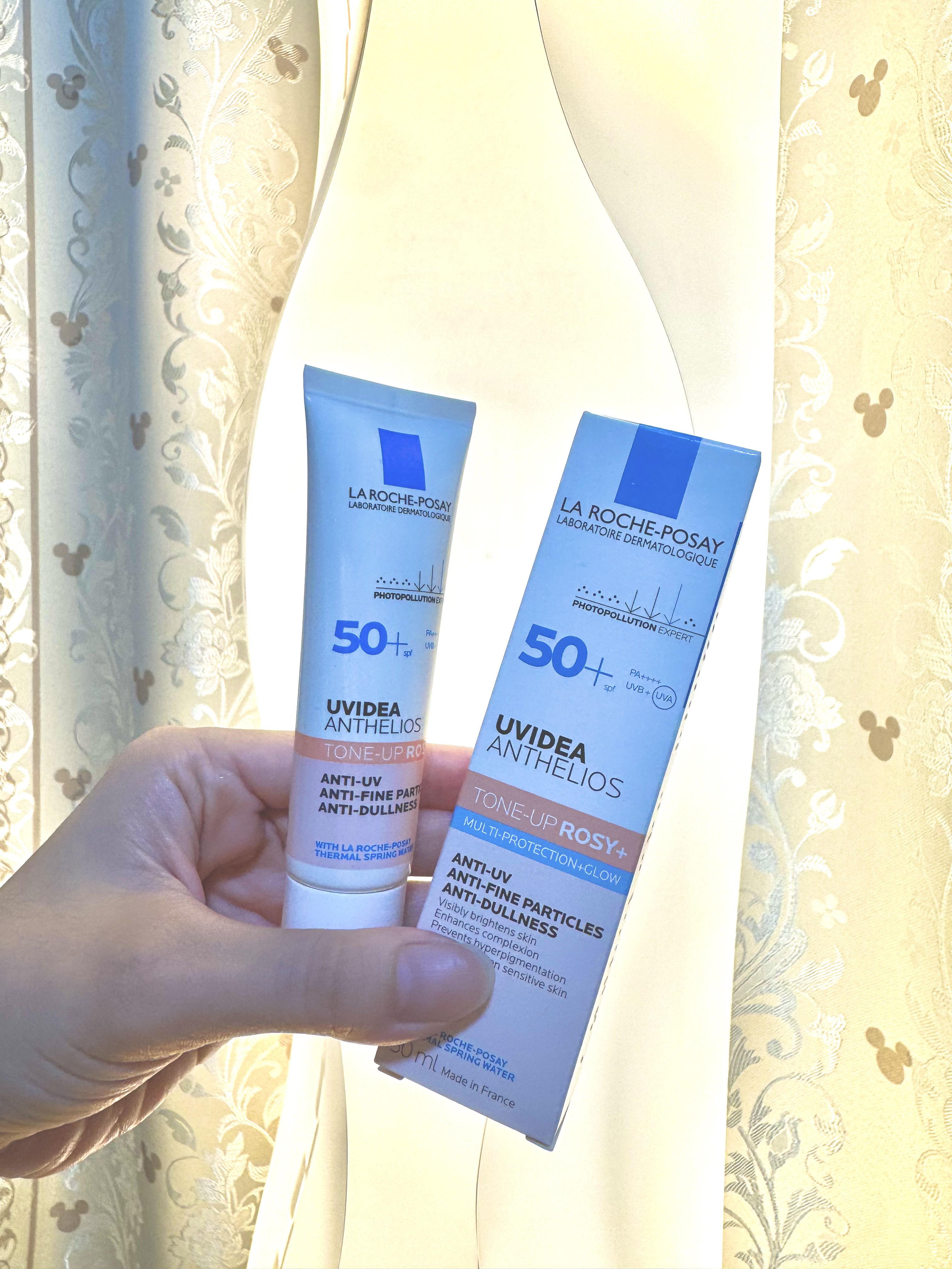 #ラロッシュポゼ #日焼け止め #日焼け止め下地 #LIPSプレゼント #PR

ラロッシュポゼ様より
#uvイデアXLプロテクショントーンアップローズ➕を
いだきました💐✨✨

他の色も二色ラロッシュポゼを持っていますが、
こちらはピン