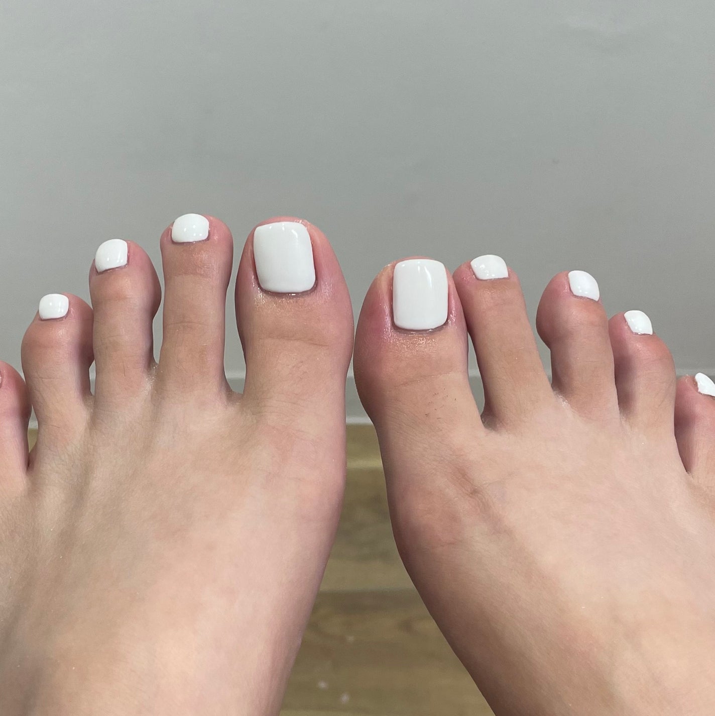 𐔌՞ . .՞ 𐦯 on LIPS 「🤍#ネイル#ジェルネイル#垢抜け#ネイルケア#キラキラネイル..」(1枚目)