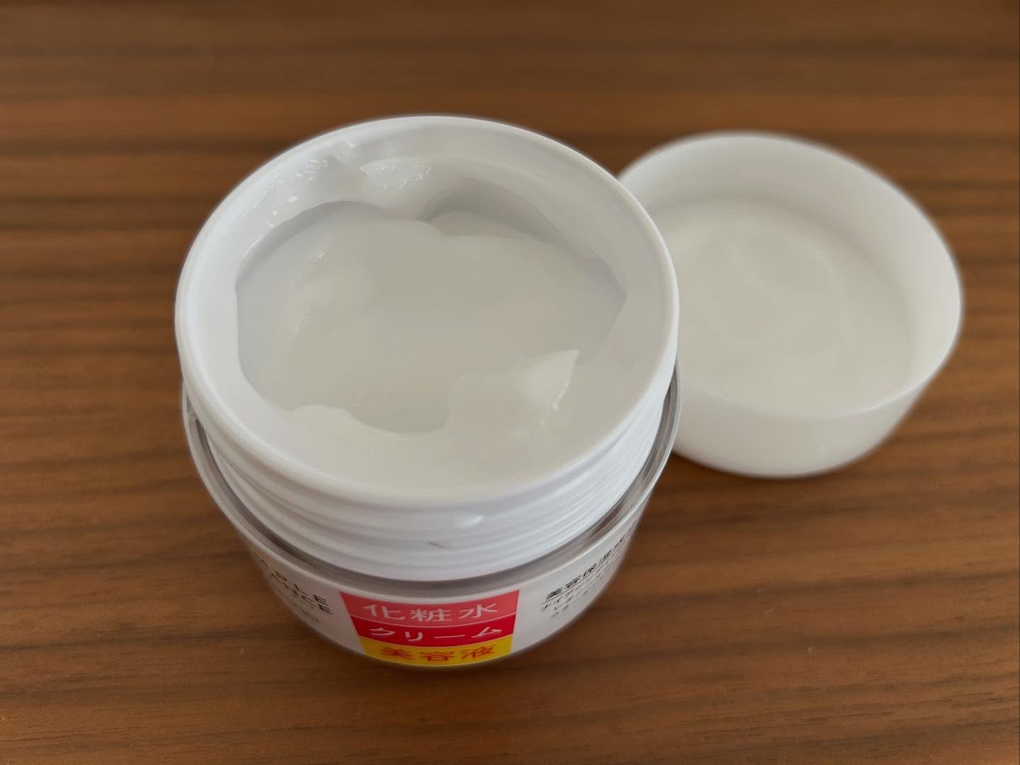 シンプルバランス ハリつやジェルのクチコミ「シンプルバランス　ハリつやジェル

みずみずしい、プルプルのジェルが気持ちいいオールインワンジ.....」（2枚目）