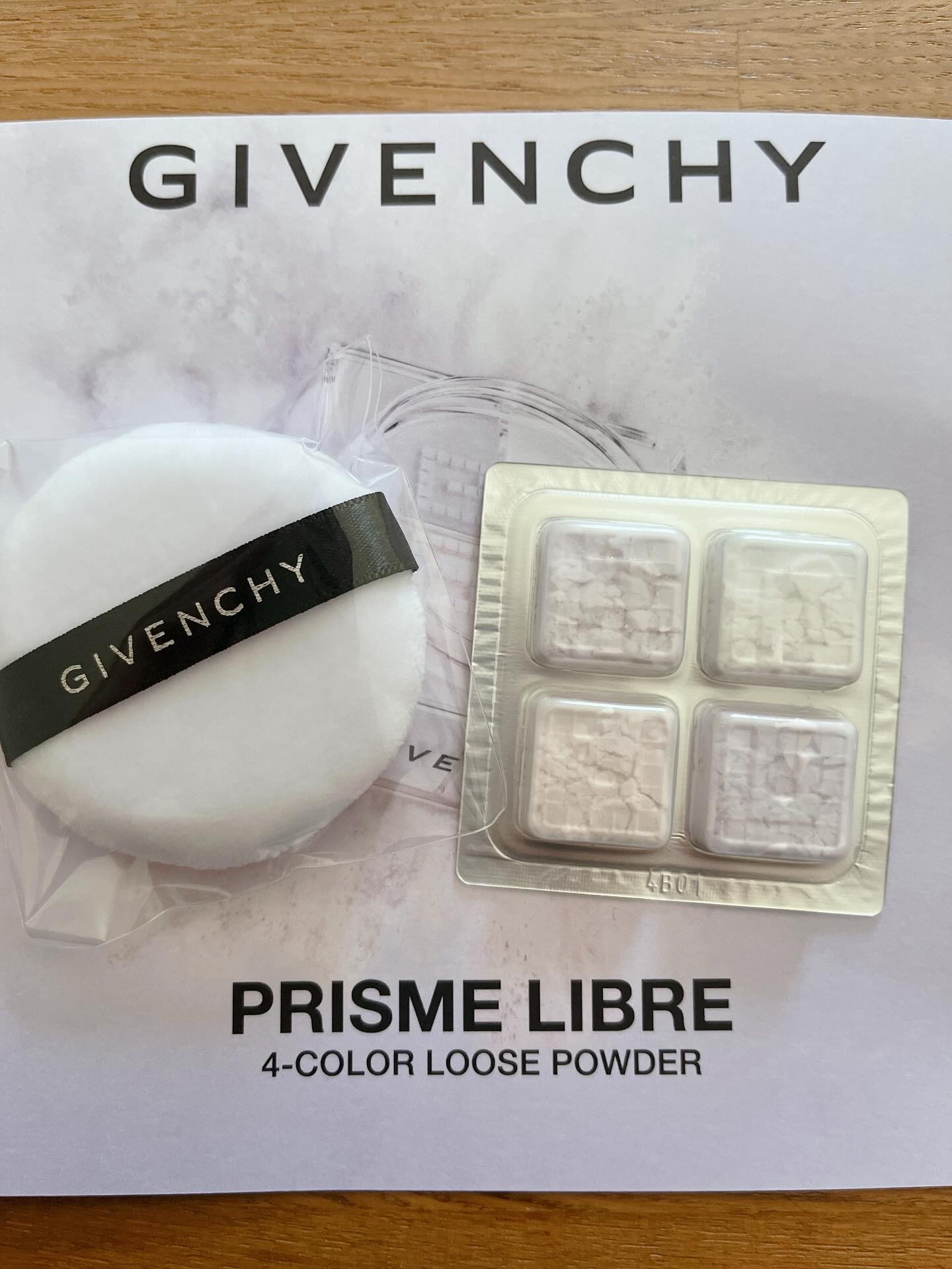 プリズム・リーブル No.04 アシッド・シフォン/GIVENCHY/ルースパウダーを使ったクチコミ（1枚目）