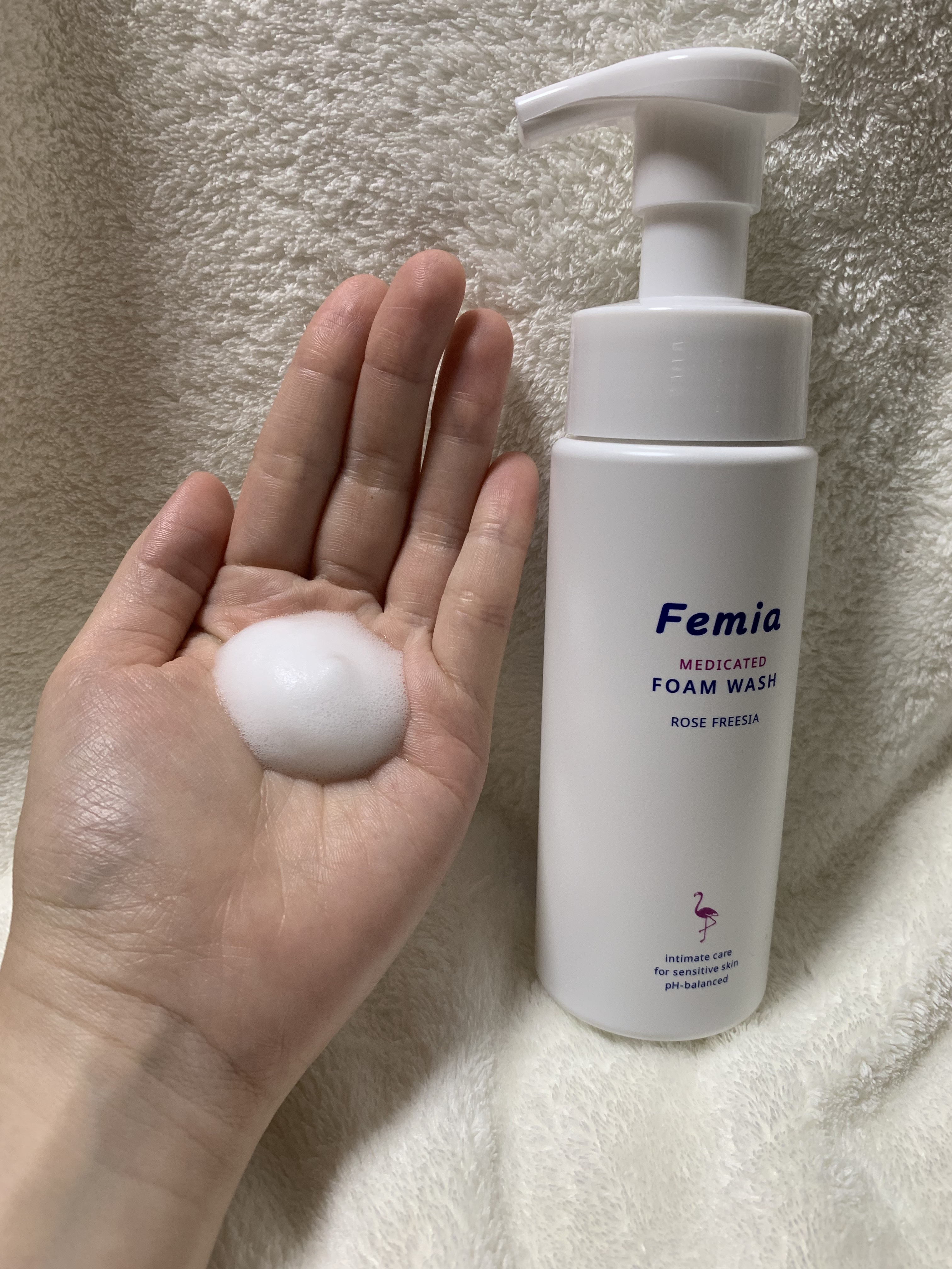 薬用泡ウォッシュ　ローズとフリージアの香り /Femia/デリケートゾーンケアを使ったクチコミ（2枚目）