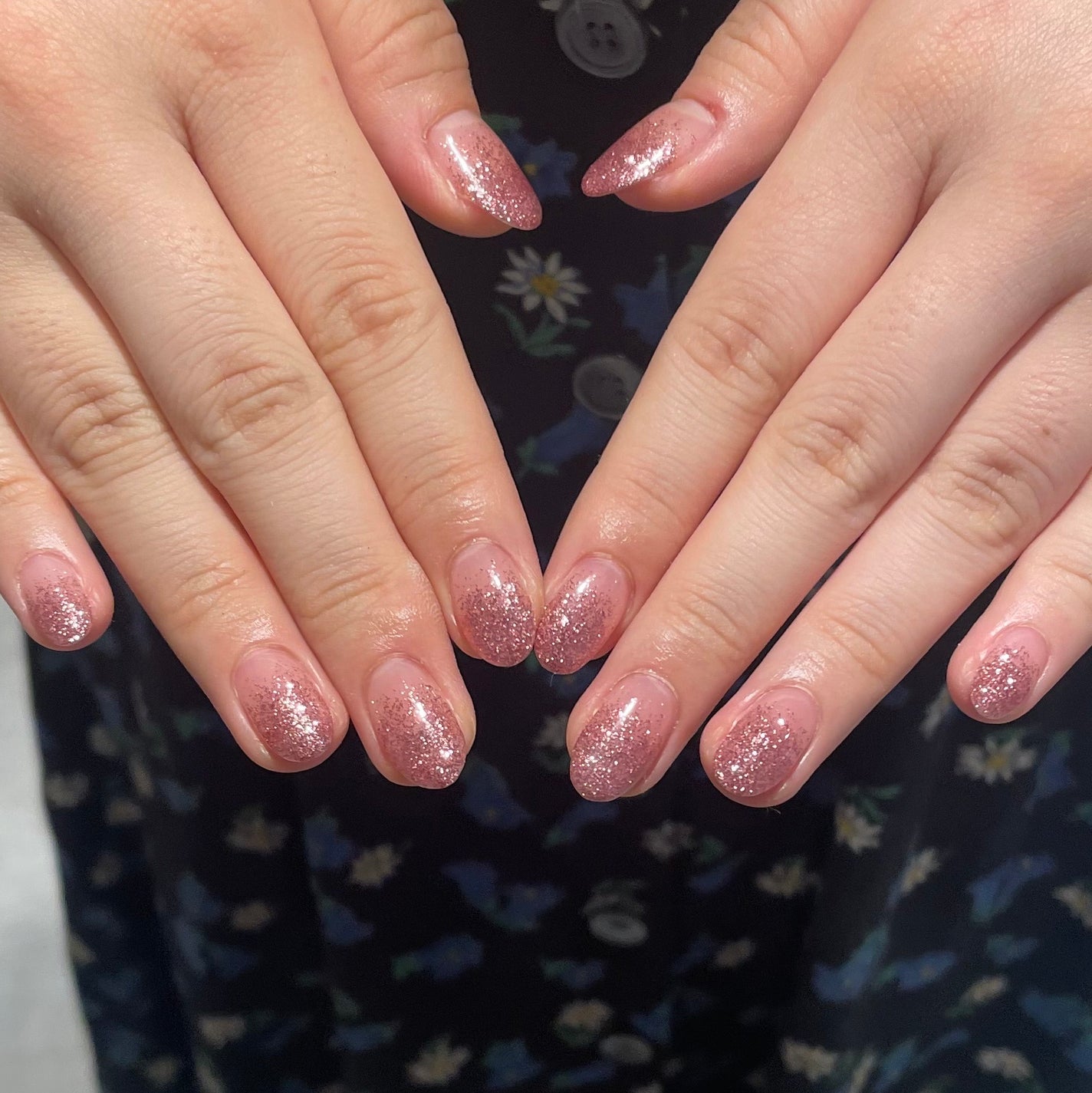 𐔌՞ . .՞ 𐦯 on LIPS 「🩷#ネイル#ジェルネイル#垢抜け#ネイルケア#キラキラネイル#..」(1枚目)