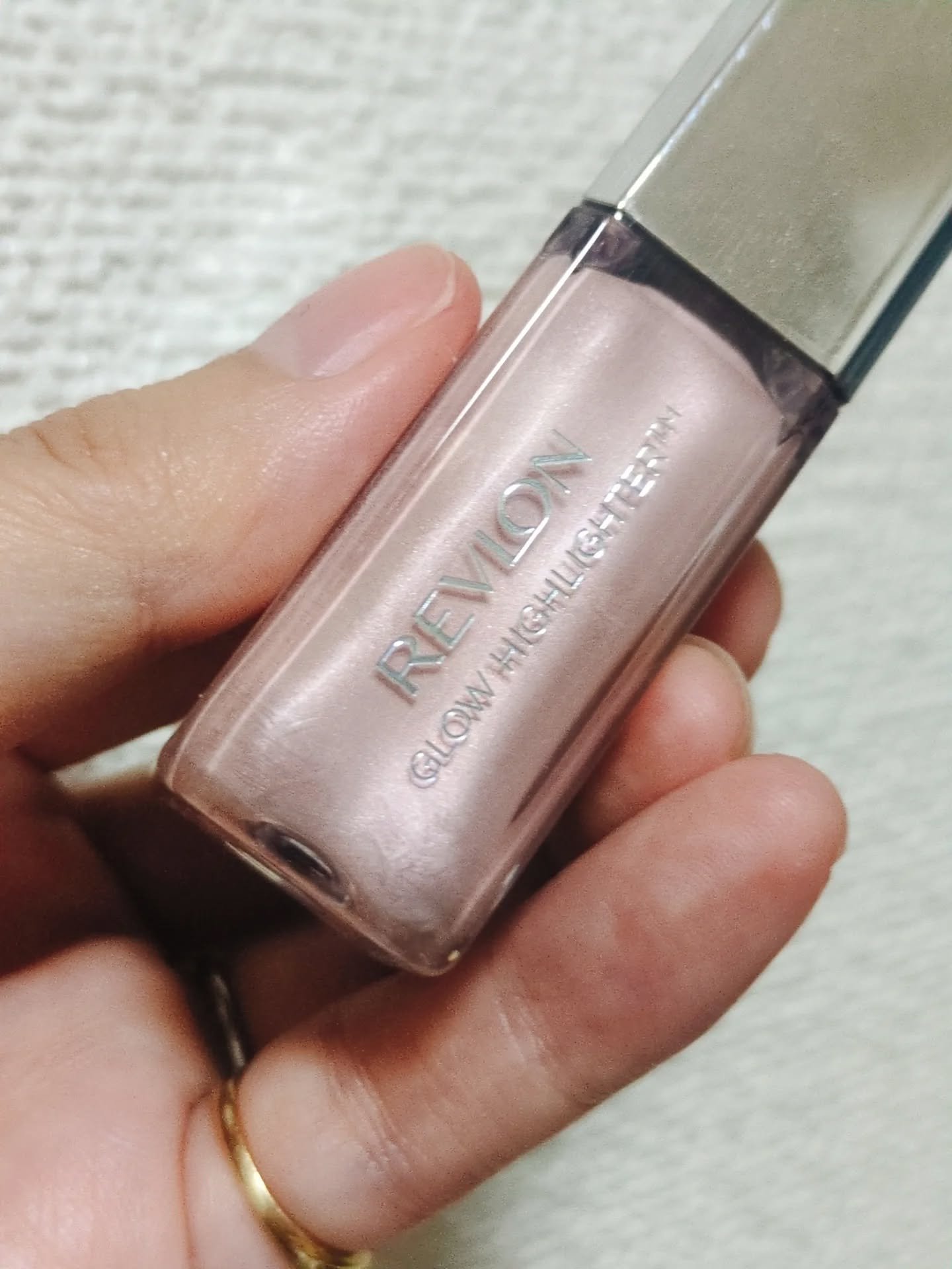 レブロン グロウ ハイライター/REVLON/リキッドハイライトを使ったクチコミ（2枚目）