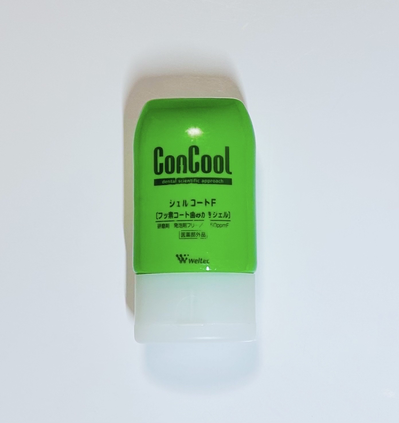 ウエルテック
ジェルコートF
90g   1,100円（税込）

何度もリピートしています。

この商品は、発泡剤・研磨剤無配合のジェル歯みがき剤でフッ化ナトリウムが1450ppmF配合されているのが特徴です。

半透明なジェルで、緩すぎず