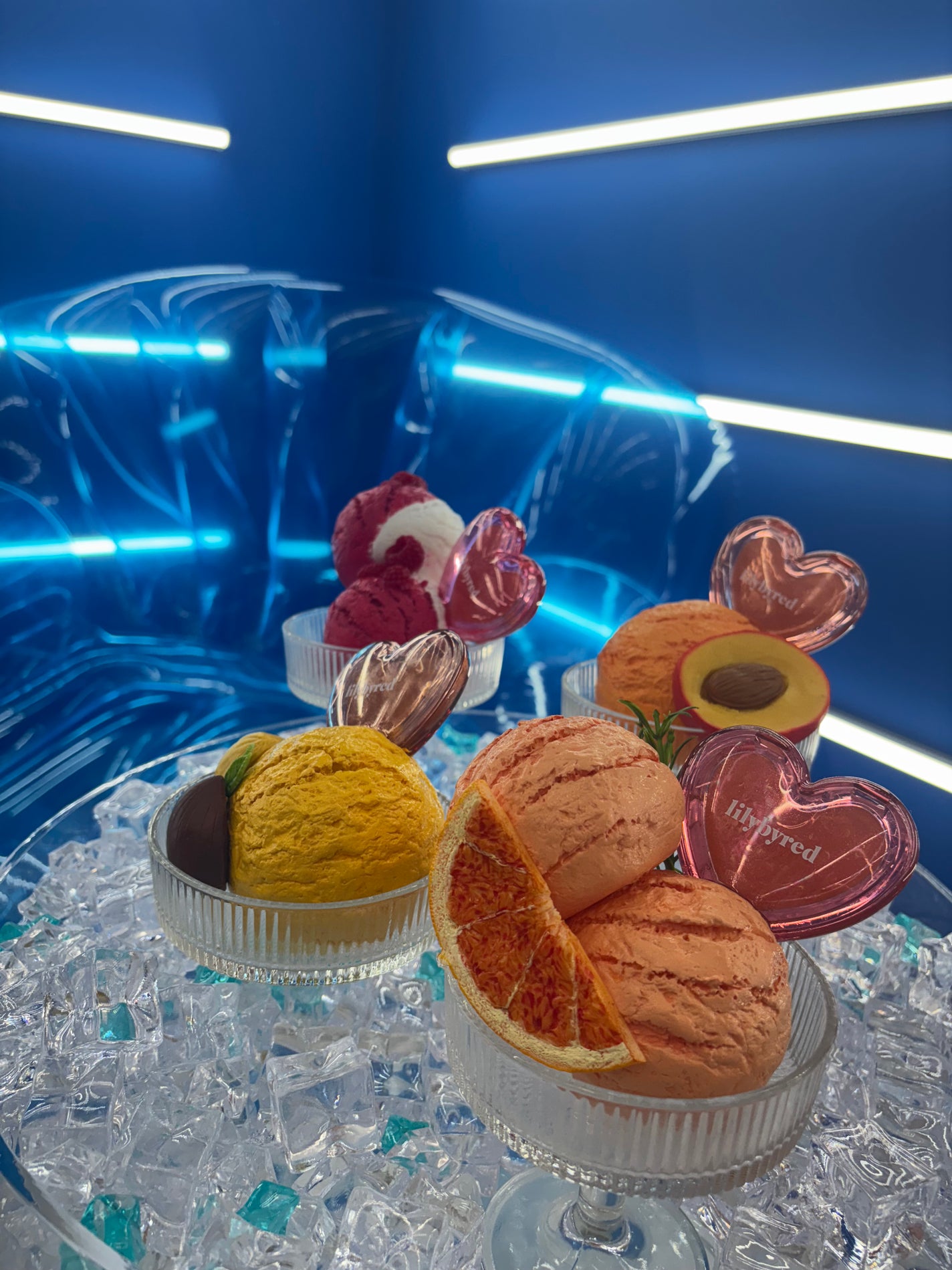 ひろちら on LIPS 「新大久保のリリーバイレッドのリリーハウスにて💙🩷もっと載せたい..」(2枚目)