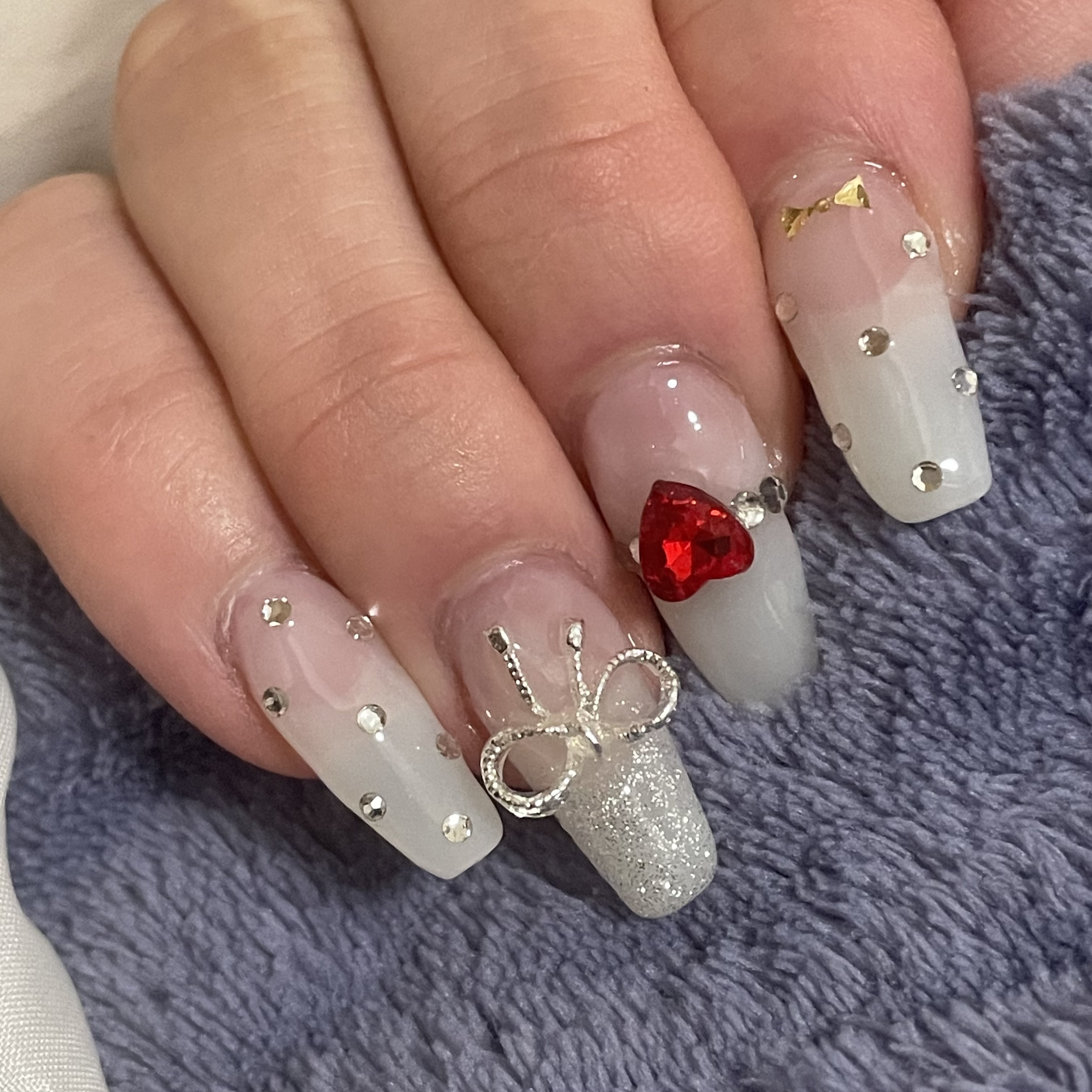 #ネイル,#ジェルネイル,#キラキラネイル,#簡単ネイル,#夏ネイル,#秋ネイル,#冬ネイル,#大人ネイル,#大人ネイル,#韓國ネイル,#フットネイルのネイルデザイン