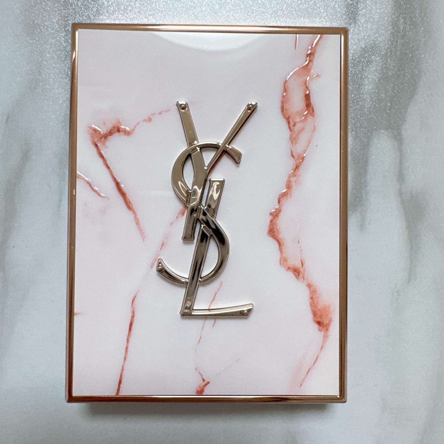 クチュール ミニ クラッチ/YVES SAINT LAURENT BEAUTE/アイシャドウパレットを使ったクチコミ（3枚目）