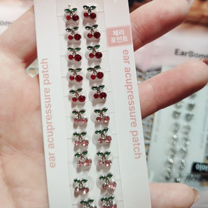 りれママ♥️韓国コスメ🇰🇷フォロバ✌️ on LIPS 「❤イヤーバーム耳指圧パッチ❤韓国公式モール8.13発売されたば..」(4枚目)