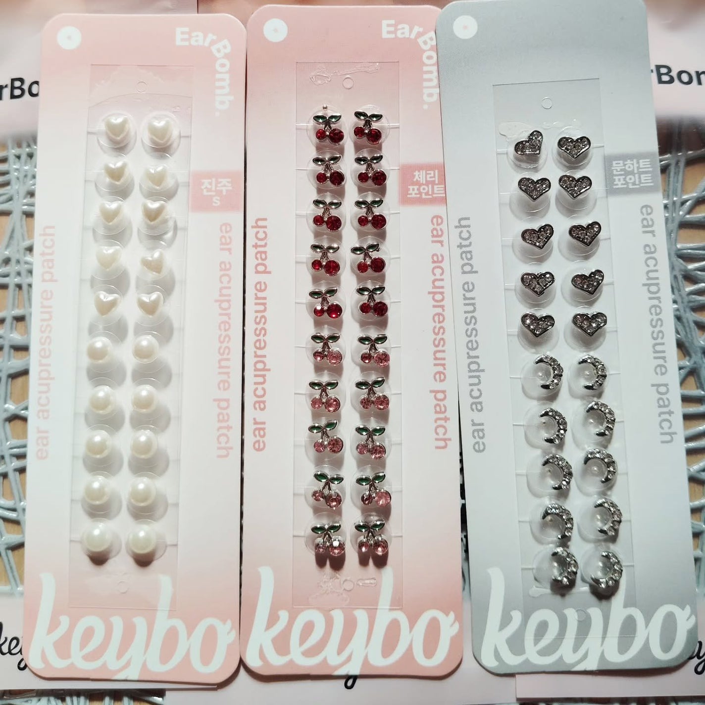 りれママ♥️韓国コスメ🇰🇷フォロバ✌️ on LIPS 「❤イヤーバーム耳指圧パッチ❤韓国公式モール8.13発売されたば..」(1枚目)