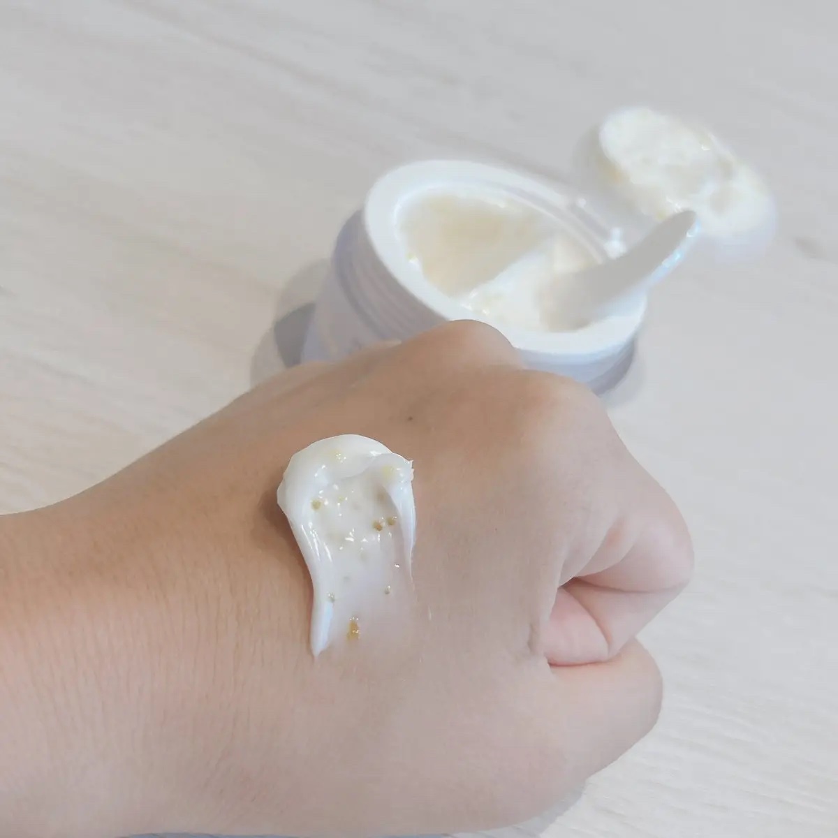 ビタトーニングカプセルクリーム/ダルバ/フェイスクリームを使ったクチコミ（3枚目）