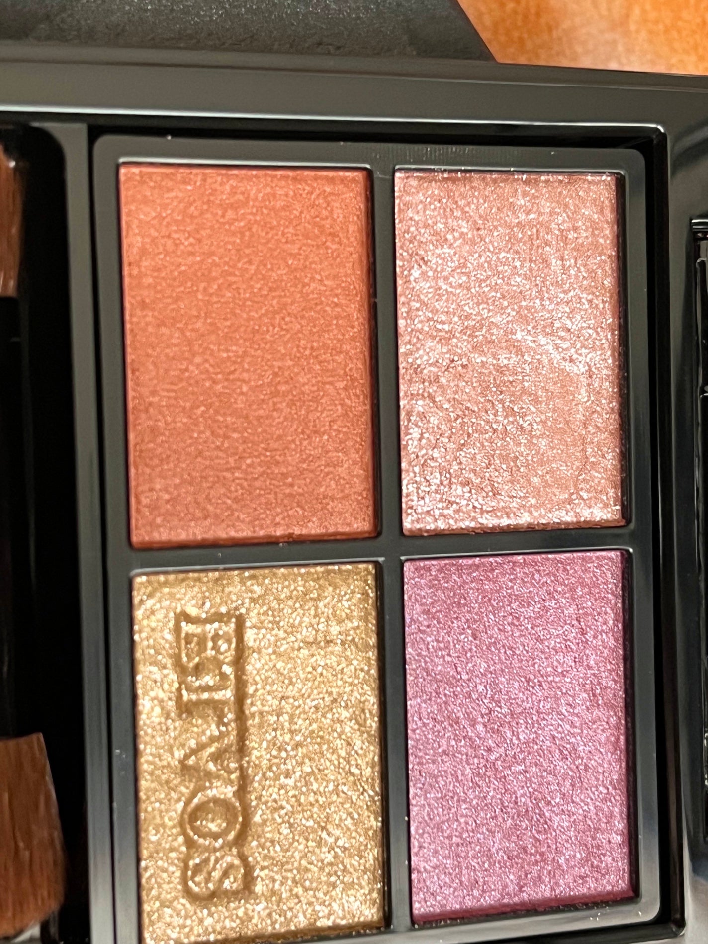 ミネラルクラッシィシャドー/エトヴォス/アイシャドウパレットを使ったクチコミ(3枚目)