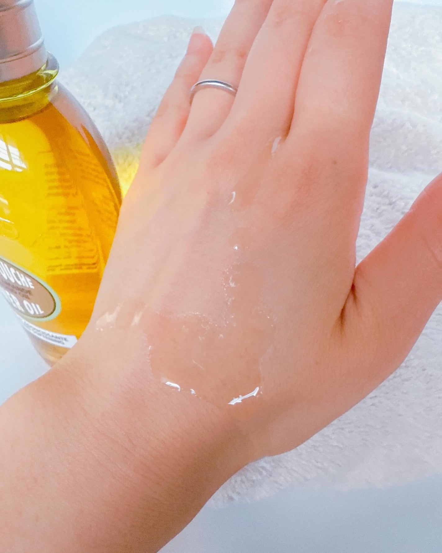 アーモンド モイスチャライジングシャワーオイル/L'OCCITANE/ボディソープを使ったクチコミ(4枚目)