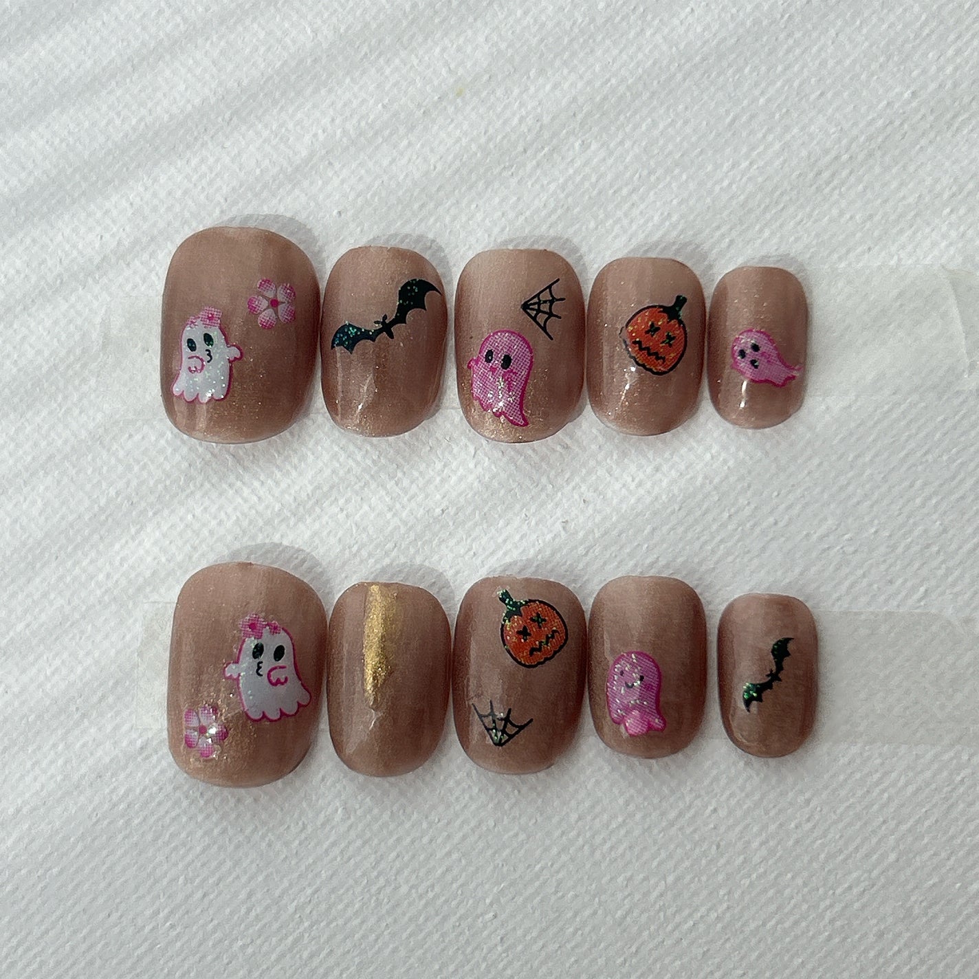 nail_c_tip フォロバ on LIPS 「◻︎独学セルフネイル◻︎チビ爪でも出来るネイル◻︎プチプラ10..」(1枚目)