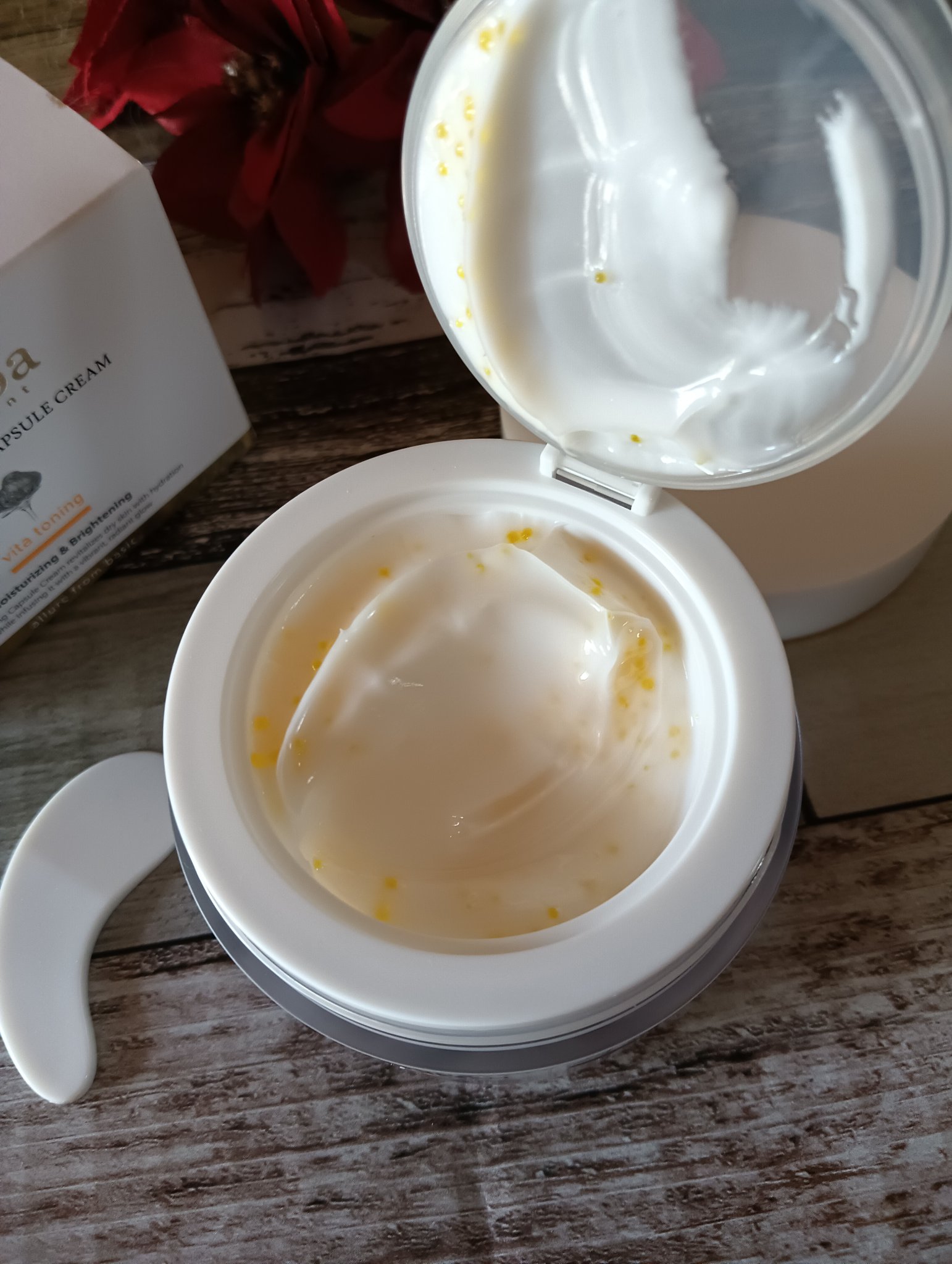 ビタトーニングカプセルクリーム/ダルバ/フェイスクリームを使ったクチコミ（2枚目）