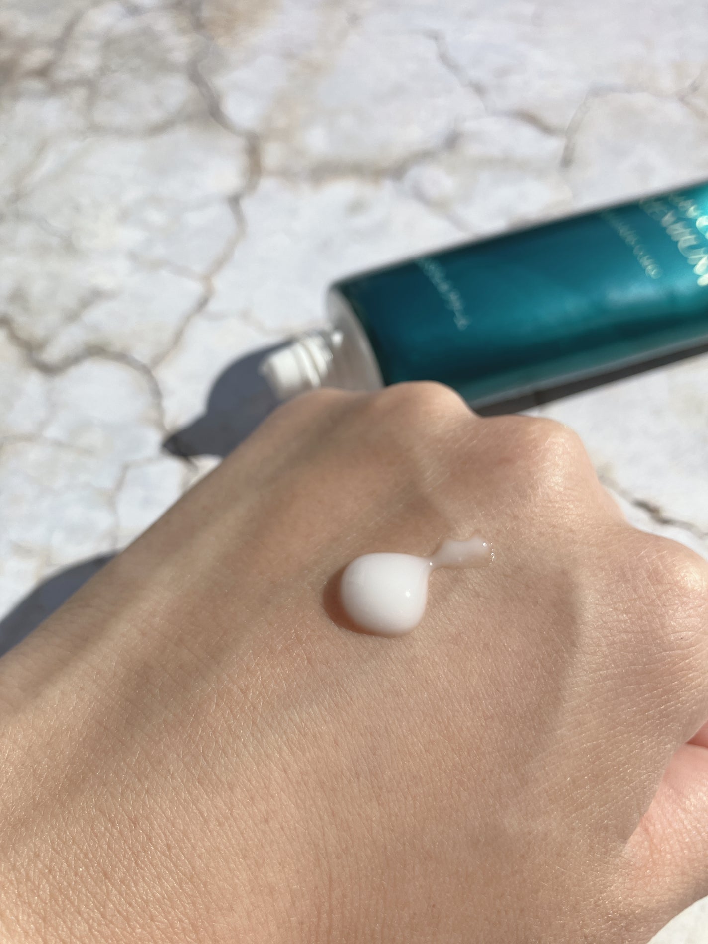 アトリックス ビューティーチャージプレミアム シワ改善 ハンドジェルクリーム 無香料/アトリックス/ハンドクリームを使ったクチコミ(2枚目)