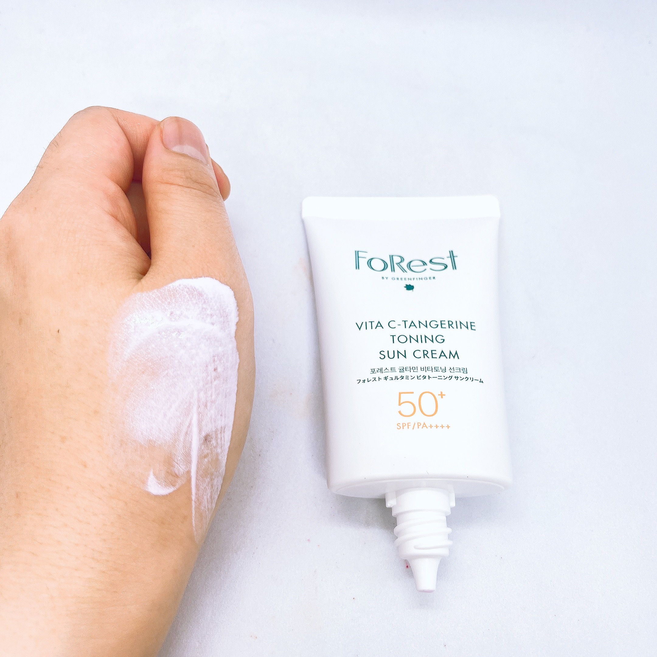 フォレストギュルタミンビタトーニングサンクリーム/FoRest by Greenfinger/日焼け止めクリームを使ったクチコミ（3枚目）