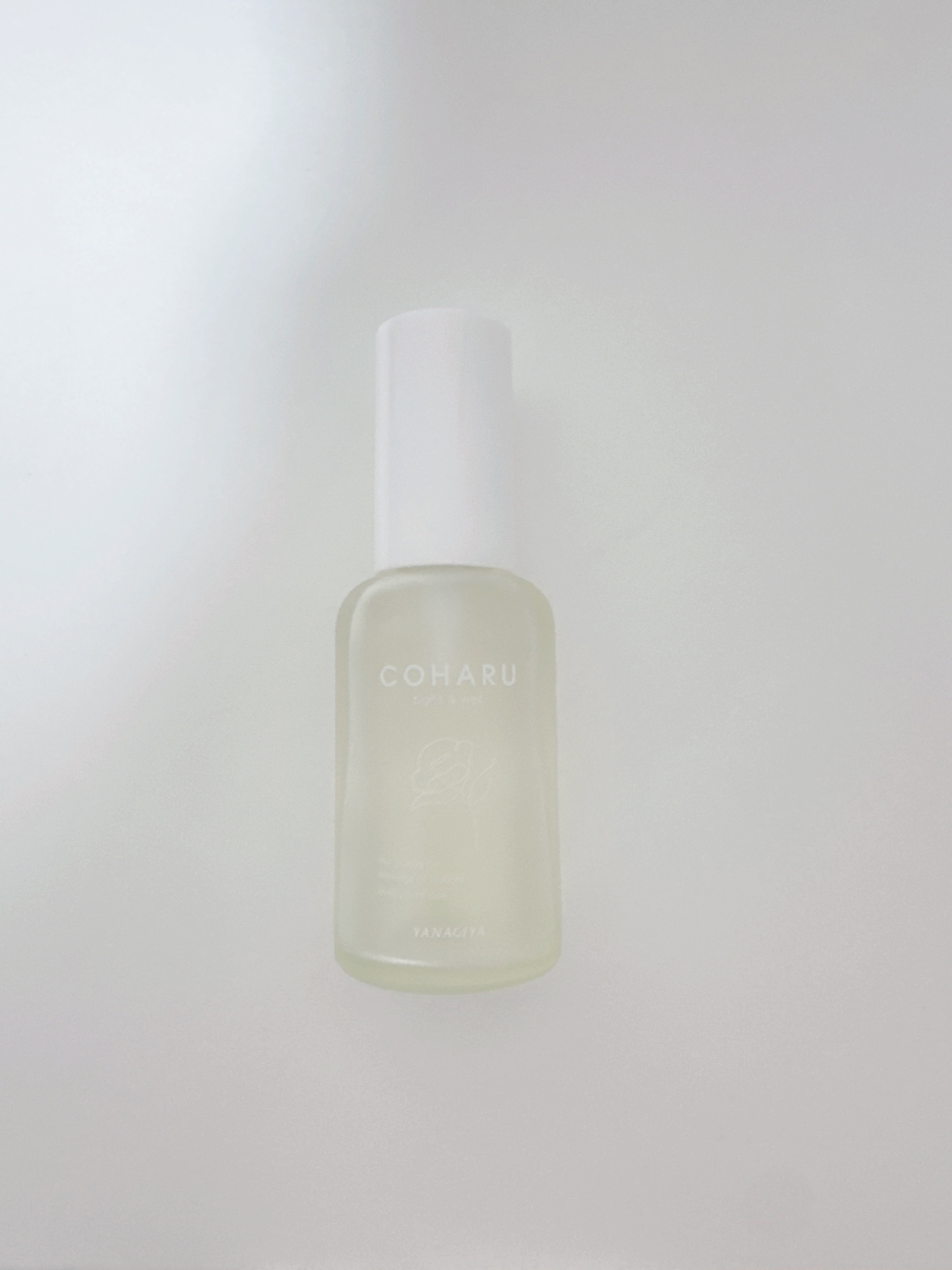 柳屋【COHARU スタイリングオイル タイト&ウェット】

私は毛量が多くまとまりにくい毛質なので
重めのオイルが好きなのですが、市販だとなかなかなくてやっと好みのオイルを見つけました🤍✨

しっとり重めでパサつきを抑えてくれます
時間