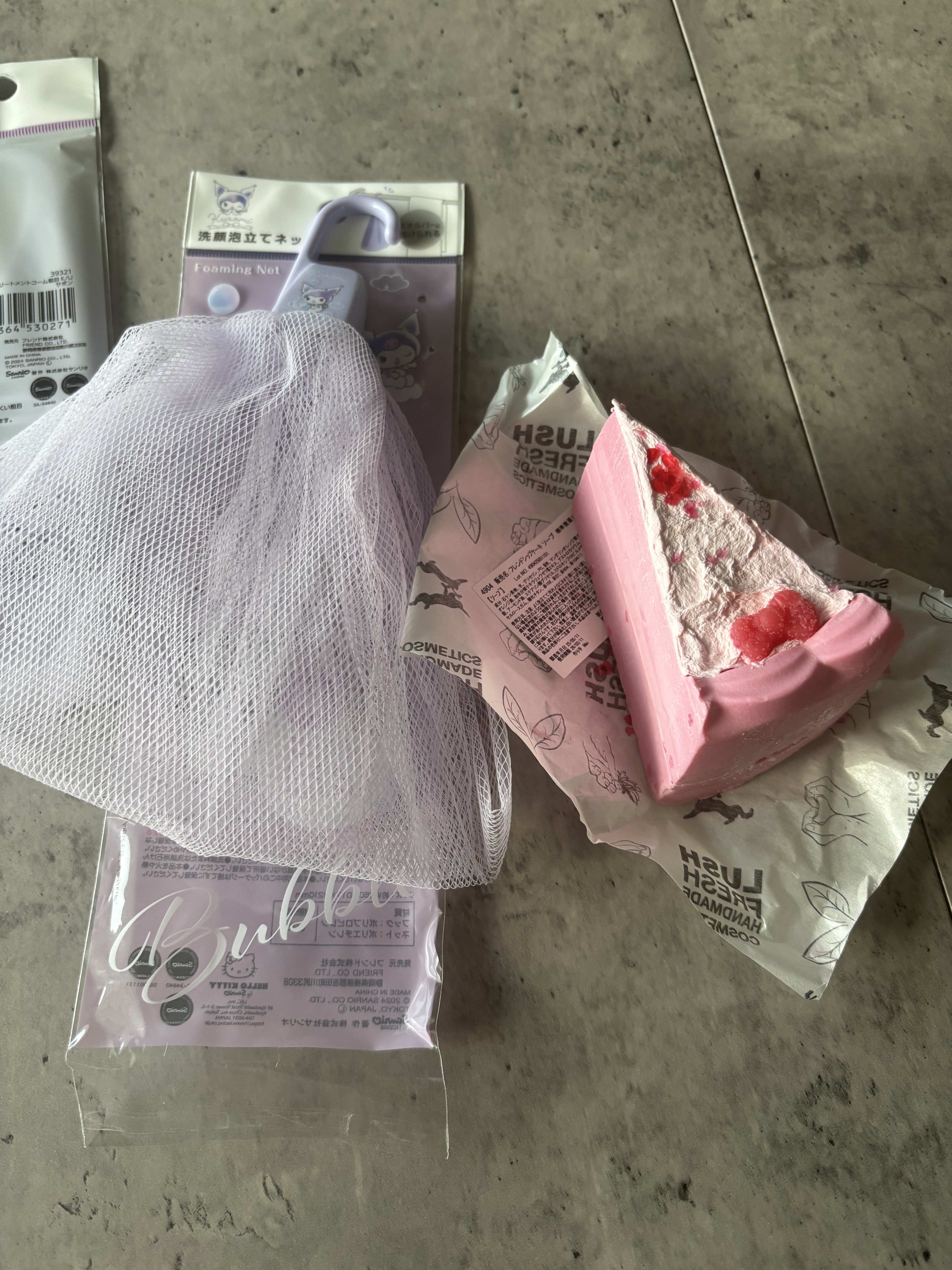 ラッシュ フレンドシップケーキ ソープ（ソープ）のクチコミ「🍓フレンドシップケーキ ソープ🍓🍰💕

置いているだけで、めちゃくちゃ甘い香り🩷
お誕生日プレ.....」（3枚目）