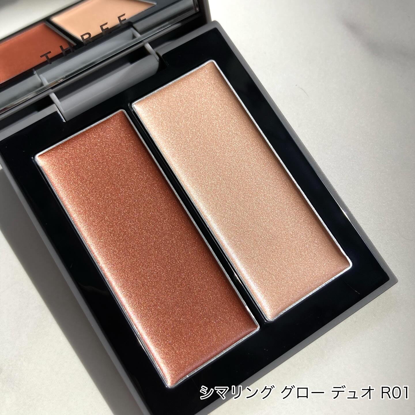 THREE シマリング グロー デュオ R/THREE/クリームハイライトを使ったクチコミ（2枚目）