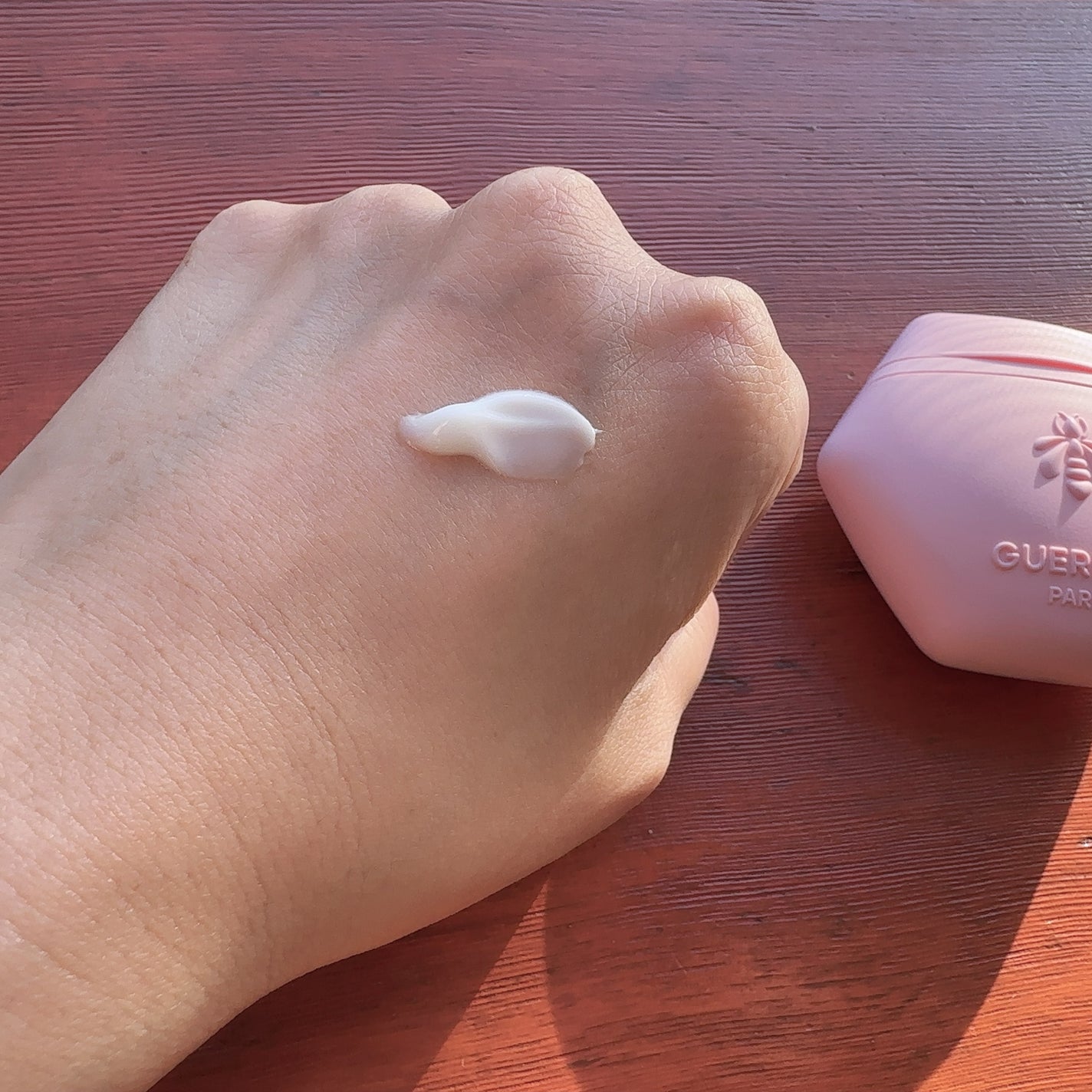 アクア アレゴリア ハンドクリーム ローザ ロッサ/GUERLAIN/ハンドクリームを使ったクチコミ(2枚目)