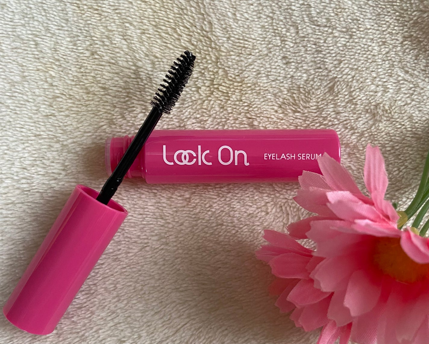 min on LIPS 「LockOnアイラッシュセラムまつ毛美容液です!自分が使いたい..」(2枚目)