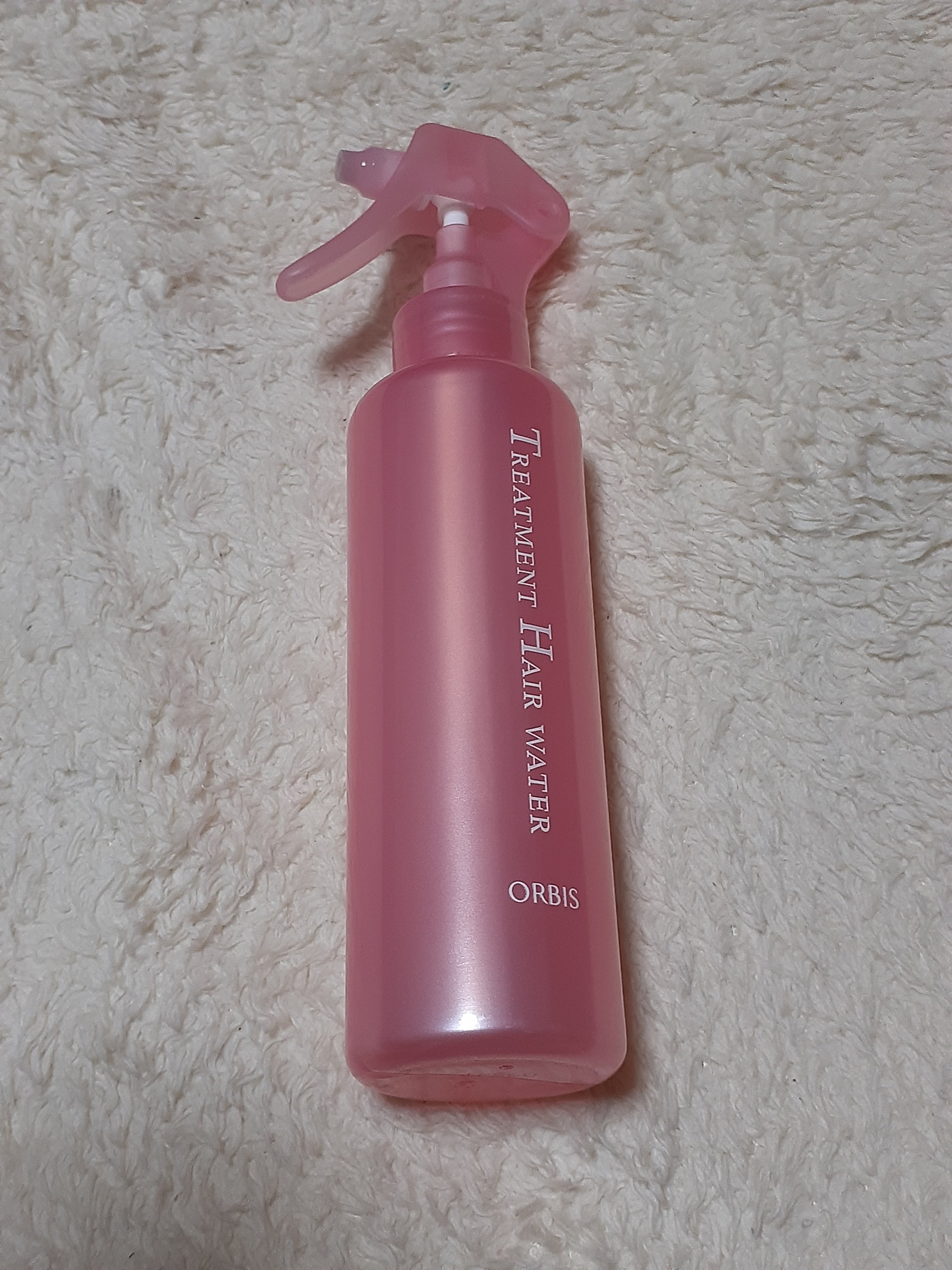 オルビス　トリートメントヘアウォーター

スプレータイプのヘアトリートメントが欲しかったので購入してみました
霧も細かいしとても良い香りです
