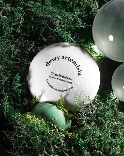 パフューマリー ハンド&ネイルクリーム デューイアルテミシア 50ml/カミール/ハンドクリームを使ったクチコミ(1枚目)