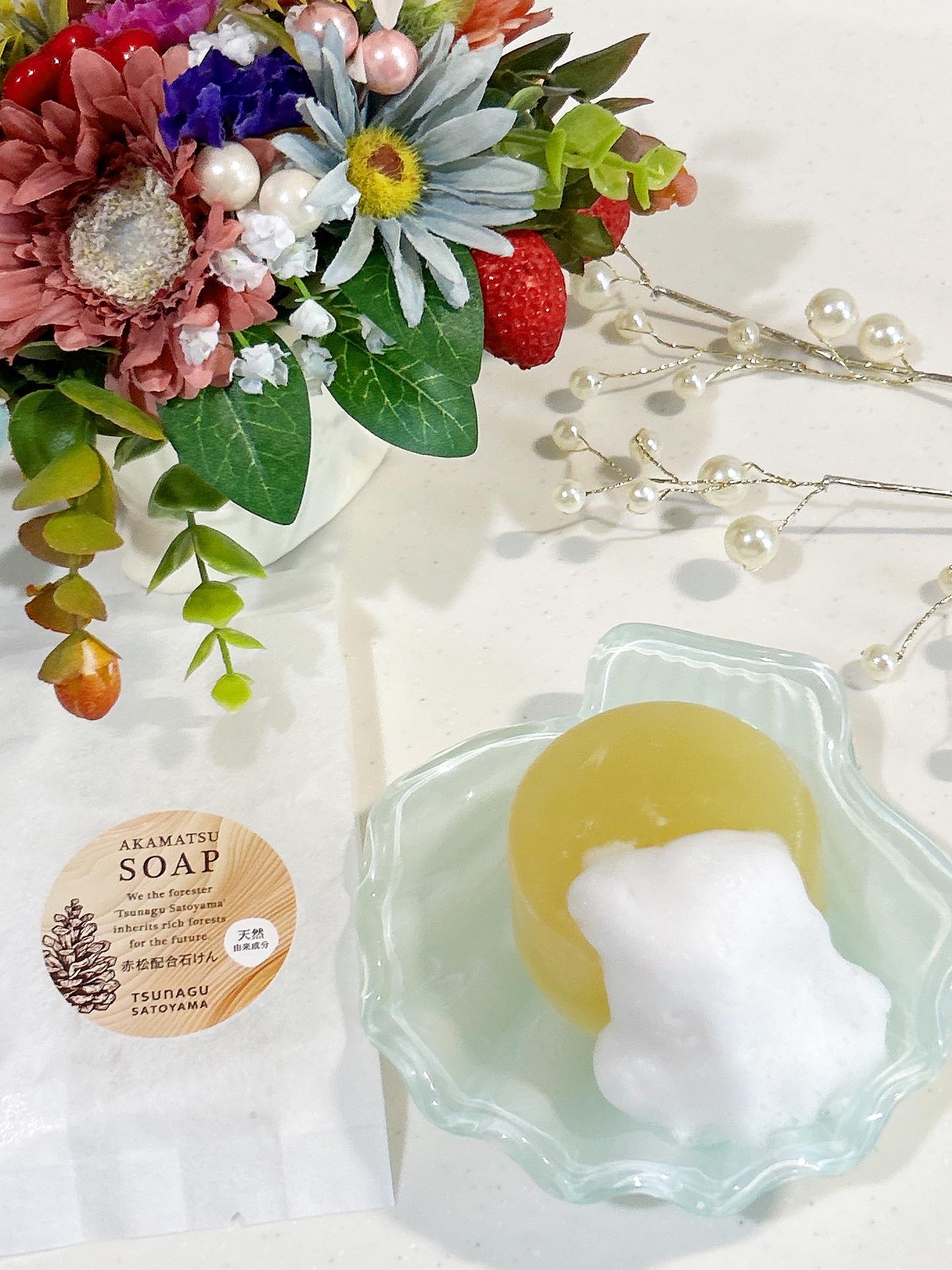 家族みんなで使ってる🥰

@satoyama1201 さんの赤松石鹸❤️
　
パワースポットで有名な分杭峠付近の希少な赤松エキスを贅沢に使用しているのだそう💓

赤松健康方が気になるお客様の声から生まれたんだって😆

使うとほんのり神