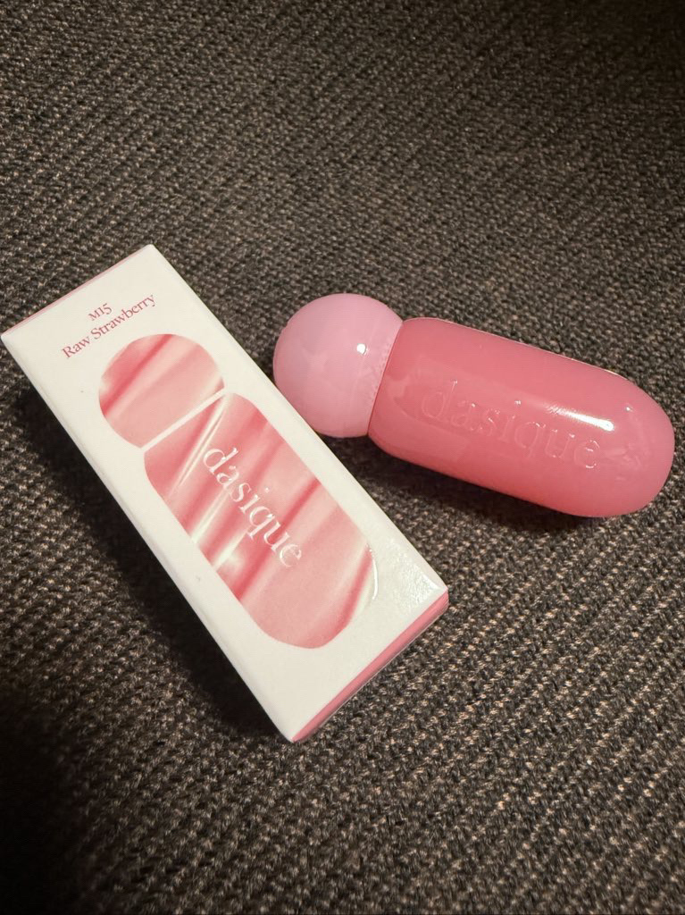 #dasique #ジューシーデューイグロウティントミニ 
#15 #ミニ限定 #ローストロベリー
#ミニサイズ #限定 のカラーを
#メガ割 でGET
#Qoo10 で買ったので届くのには
少し時間がかかりましたがお安く買えたよー！

ま