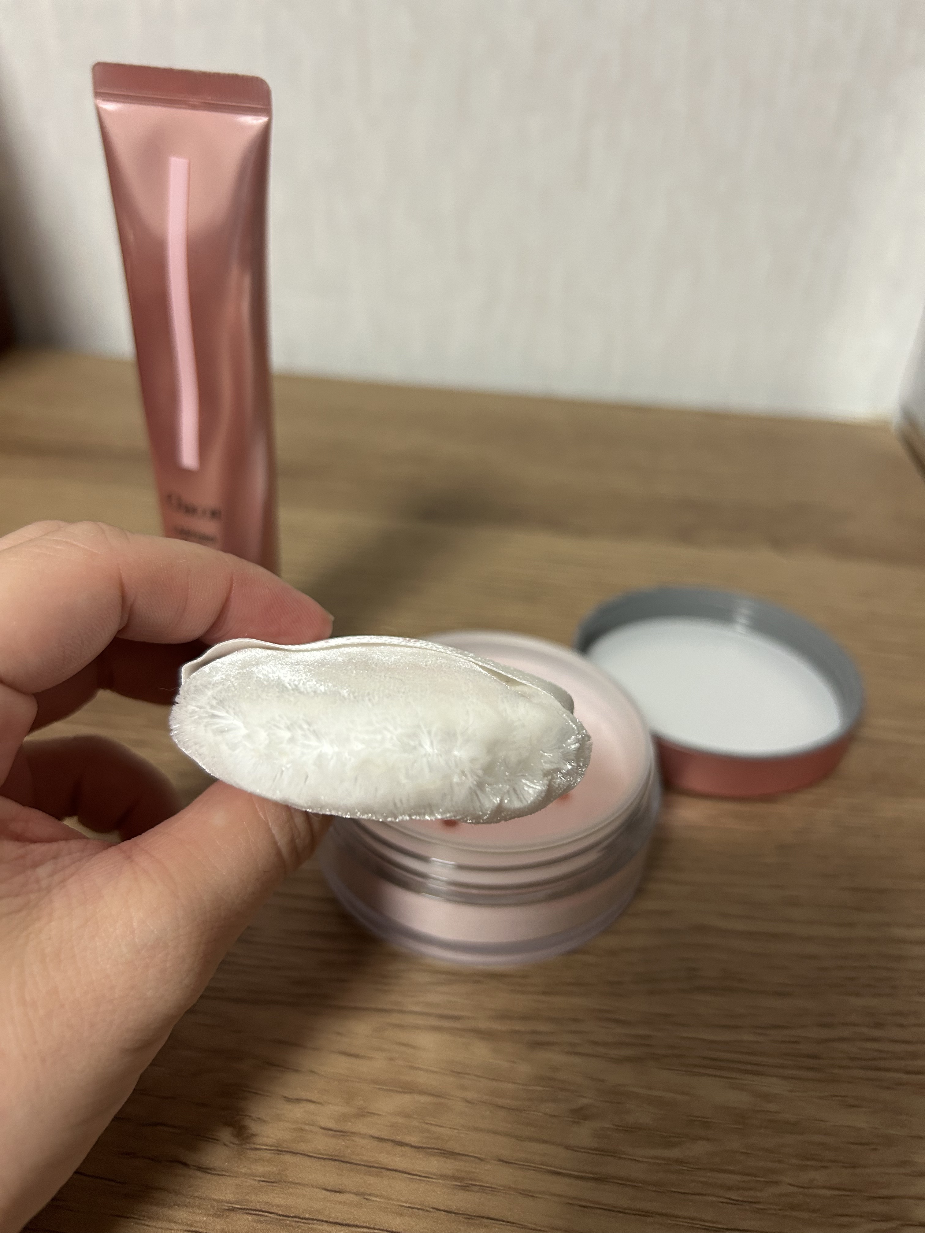 フィニッシングパウダー モイストC/チャコット・コスメティクス/ルースパウダーを使ったクチコミ（2枚目）