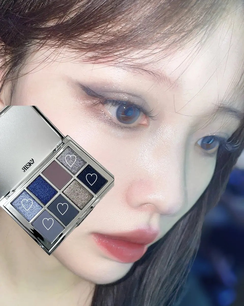 PIGMENT EYESHADOW PALETTE /RISKY /アイシャドウパレットを使ったクチコミ（3枚目）