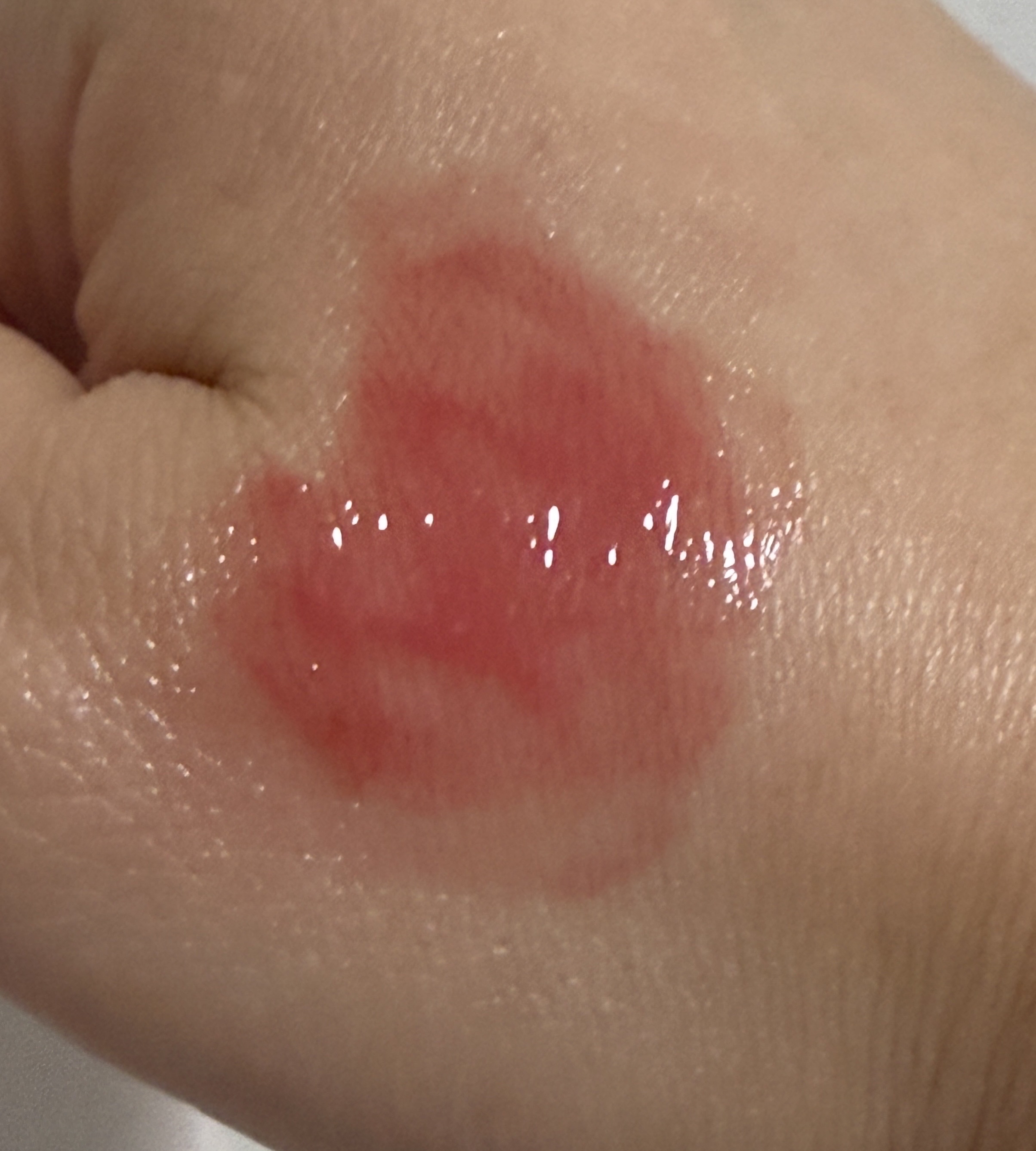 ジューシーデューイグロウティント (ミニ限定) 15 ローストロベリー/dasique/リップティントを使ったクチコミ（3枚目）