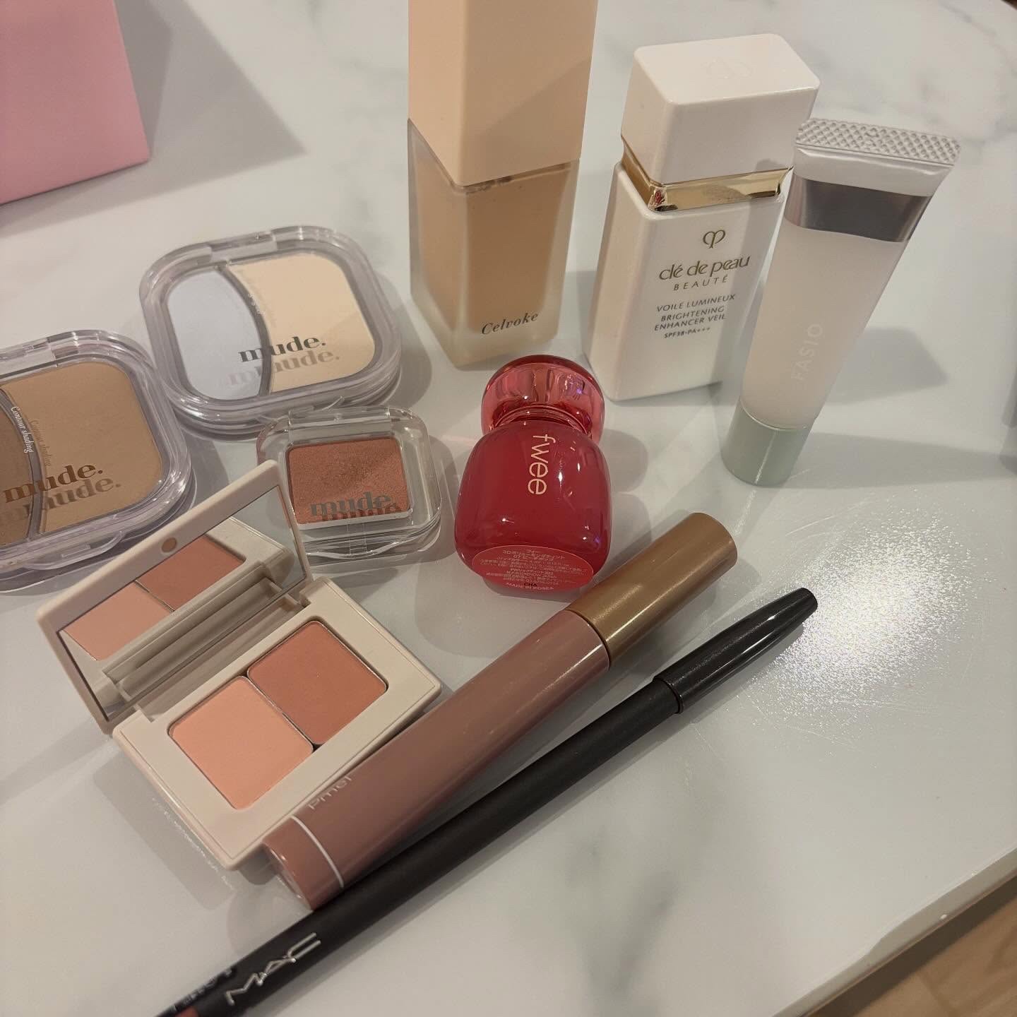 レアグロウ リキッドファンデーション/Celvoke/リキッドファンデーションを使ったクチコミ（1枚目）