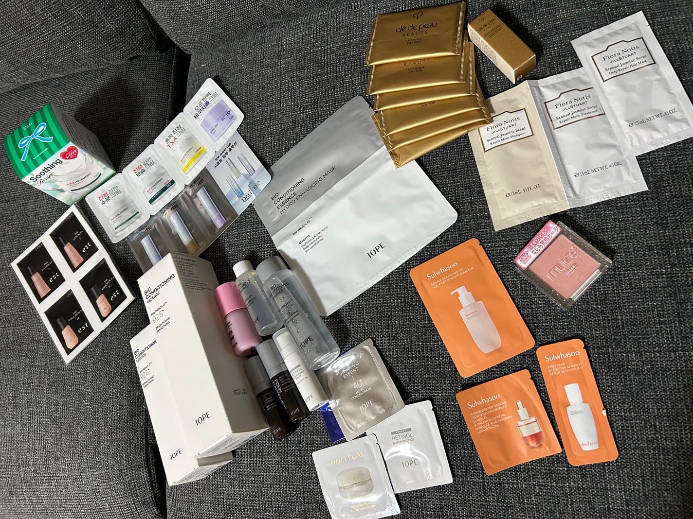 みぃー on LIPS 「メガ割後半戦で買ったものが全部届きました🫧今回購入したのは前半..」(1枚目)