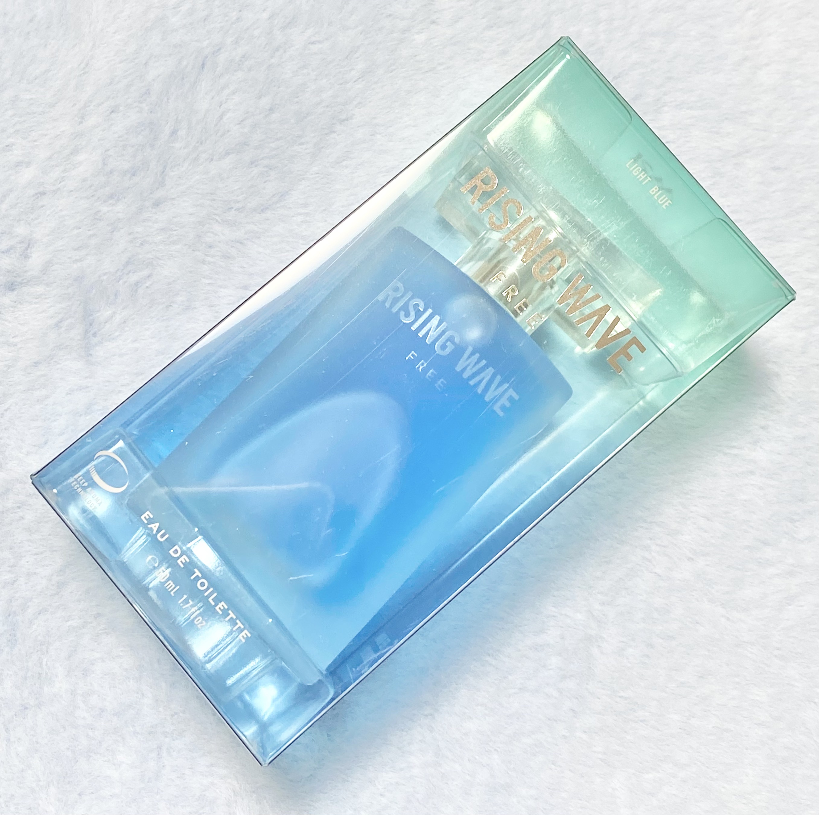 ライジングウェーブ フリー ライトブルー オードトワ レ/ライジングウェーブ/香水(メンズ)を使ったクチコミ（1枚目）
