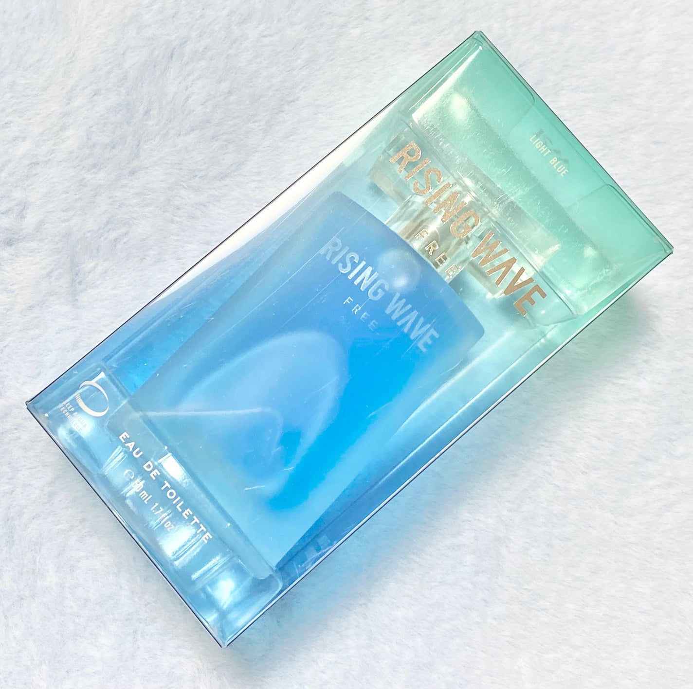 ライジングウェーブ フリー ライトブルー オードトワ レ/ライジングウェーブ/香水(メンズ)を使ったクチコミ(1枚目)