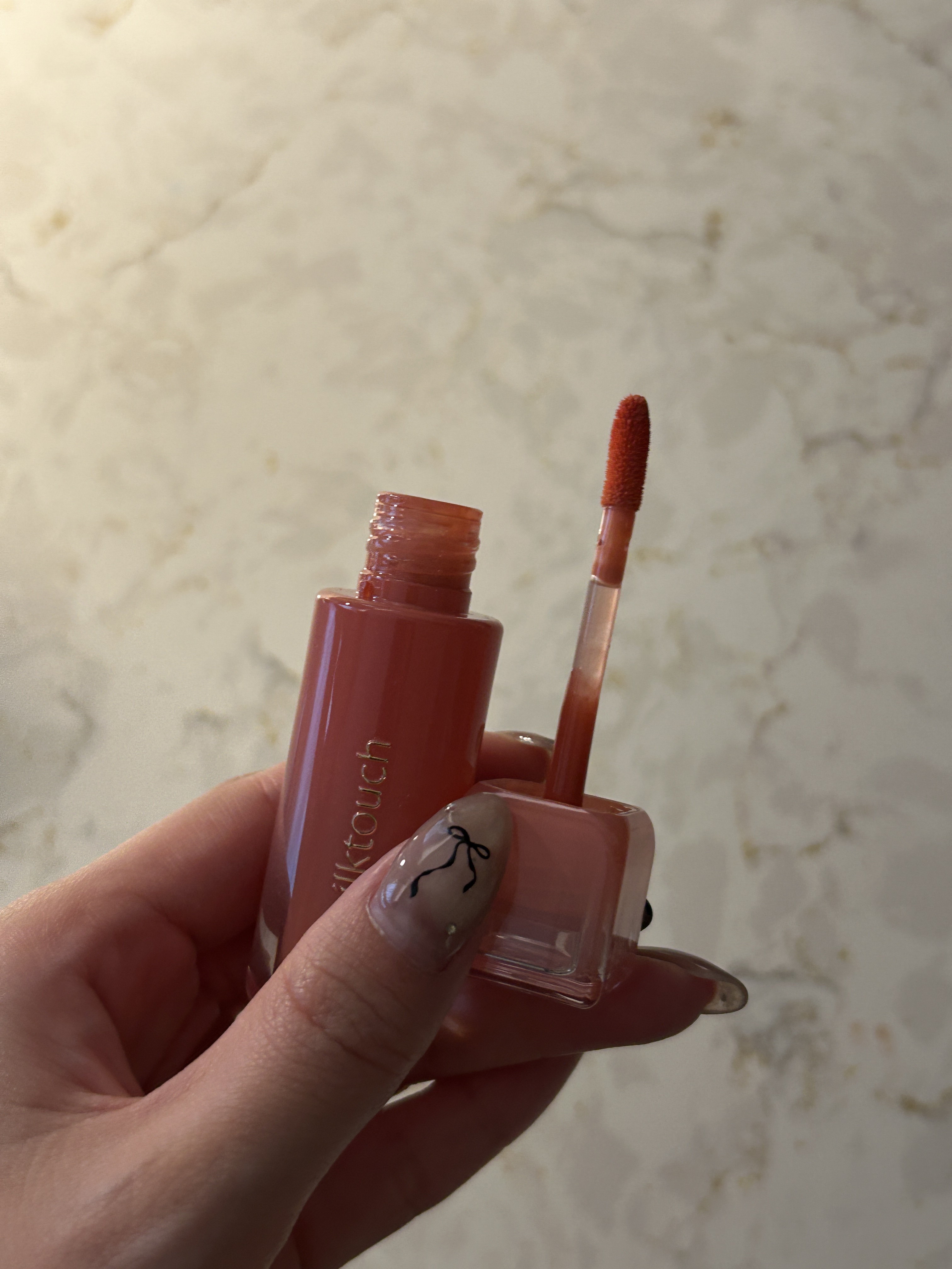 デューステインシアーリップグロス 03 ピオニーレイン/Milk Touch/リップグロスを使ったクチコミ（3枚目）