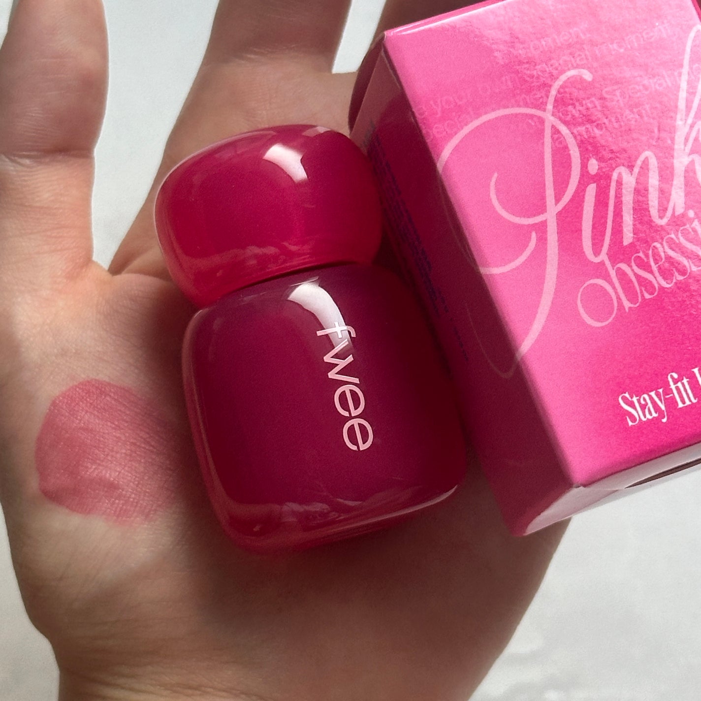 フィー ピンクオブセッションステイフィットティント/fwee/リップティントを使ったクチコミ(3枚目)