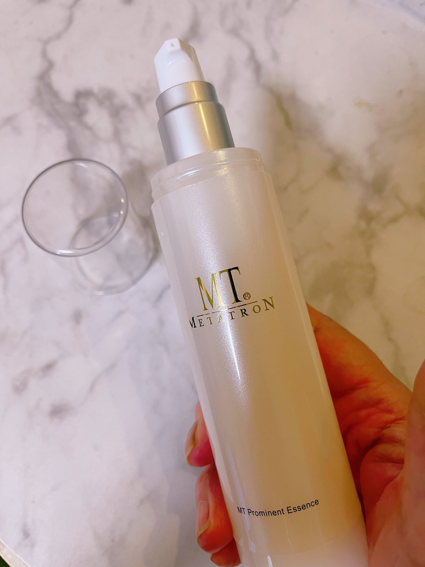 オタネ on LIPS 「みずみずしく柔らかい、輝きのあるお肌へMTプロミネント・エッセ..」(2枚目)