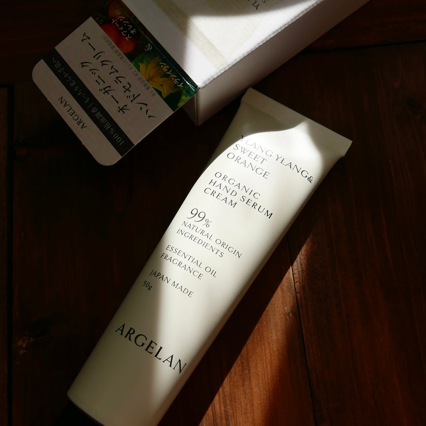 アルジェラン オーガニック ハンドセラムクリーム FLORAL(YL/イランイラン精油※6&スウィートオレンジ精油※7)/アルジェラン/ハンドクリームを使ったクチコミ(2枚目)