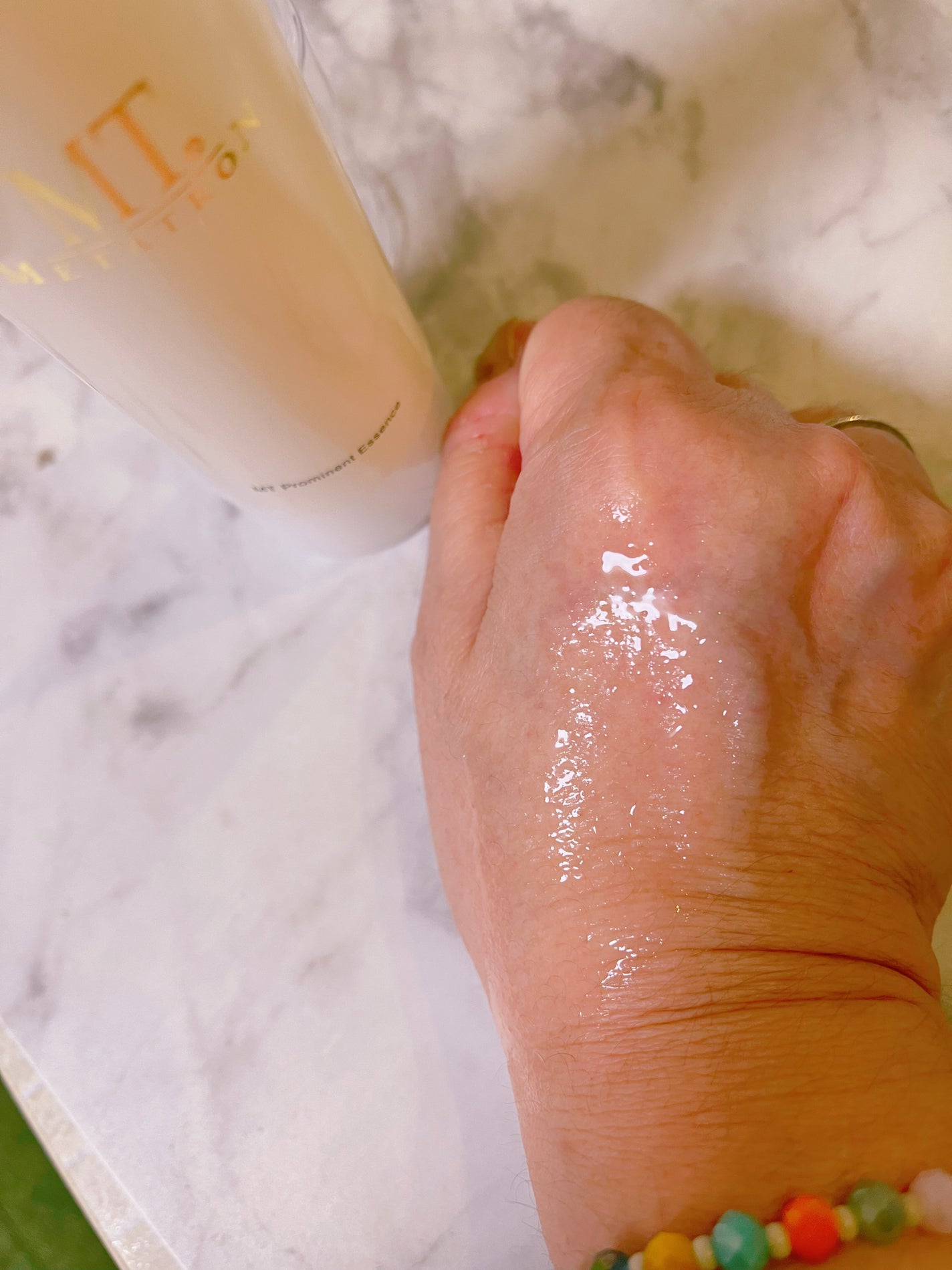 オタネ on LIPS 「みずみずしく柔らかい、輝きのあるお肌へMTプロミネント・エッセ..」(3枚目)