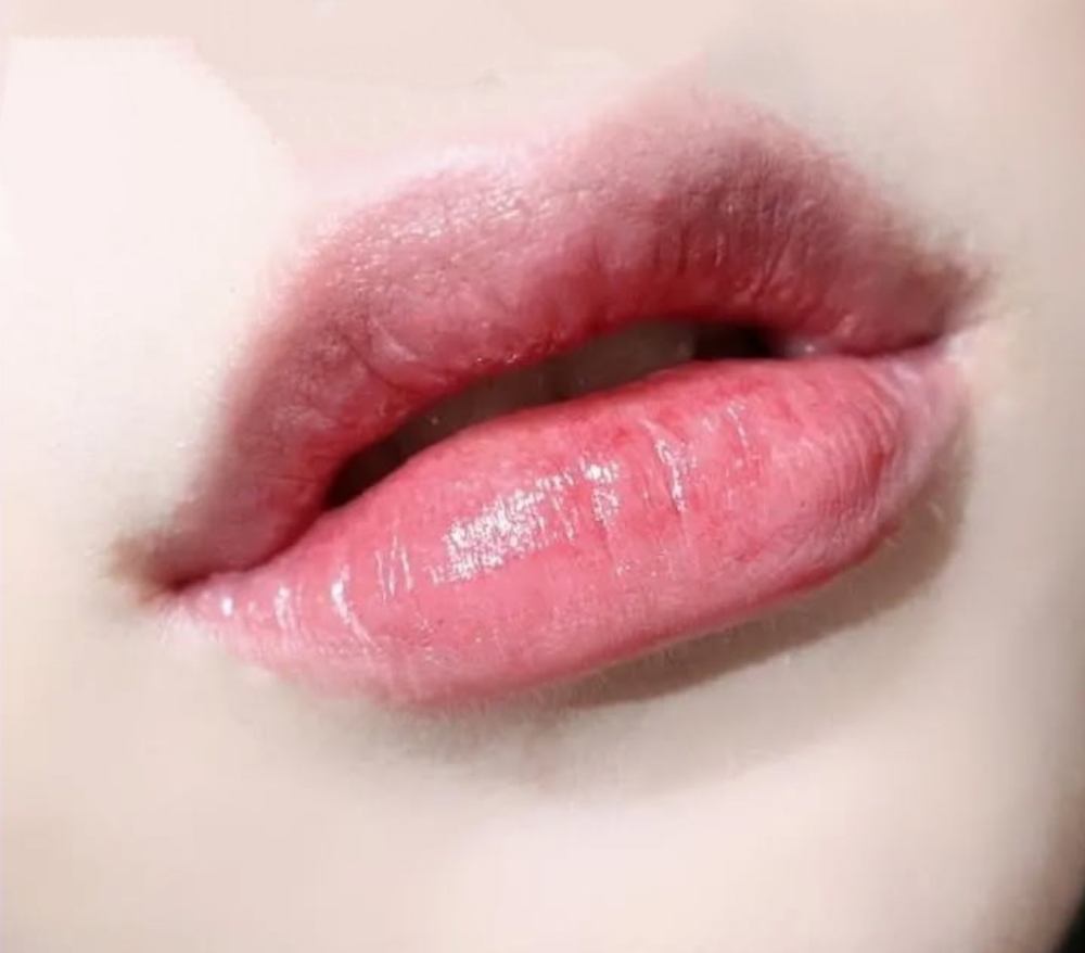 マイルドグローリップティント/Poetic Movement/リップティントを使ったクチコミ（3枚目）