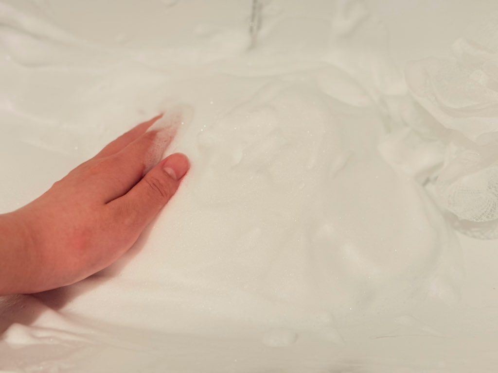 ニベア クリームケアボディウォッシュ W濃厚保湿 ヨーロピアンホワイトソープの香り/ニベア/ボディソープを使ったクチコミ（3枚目）