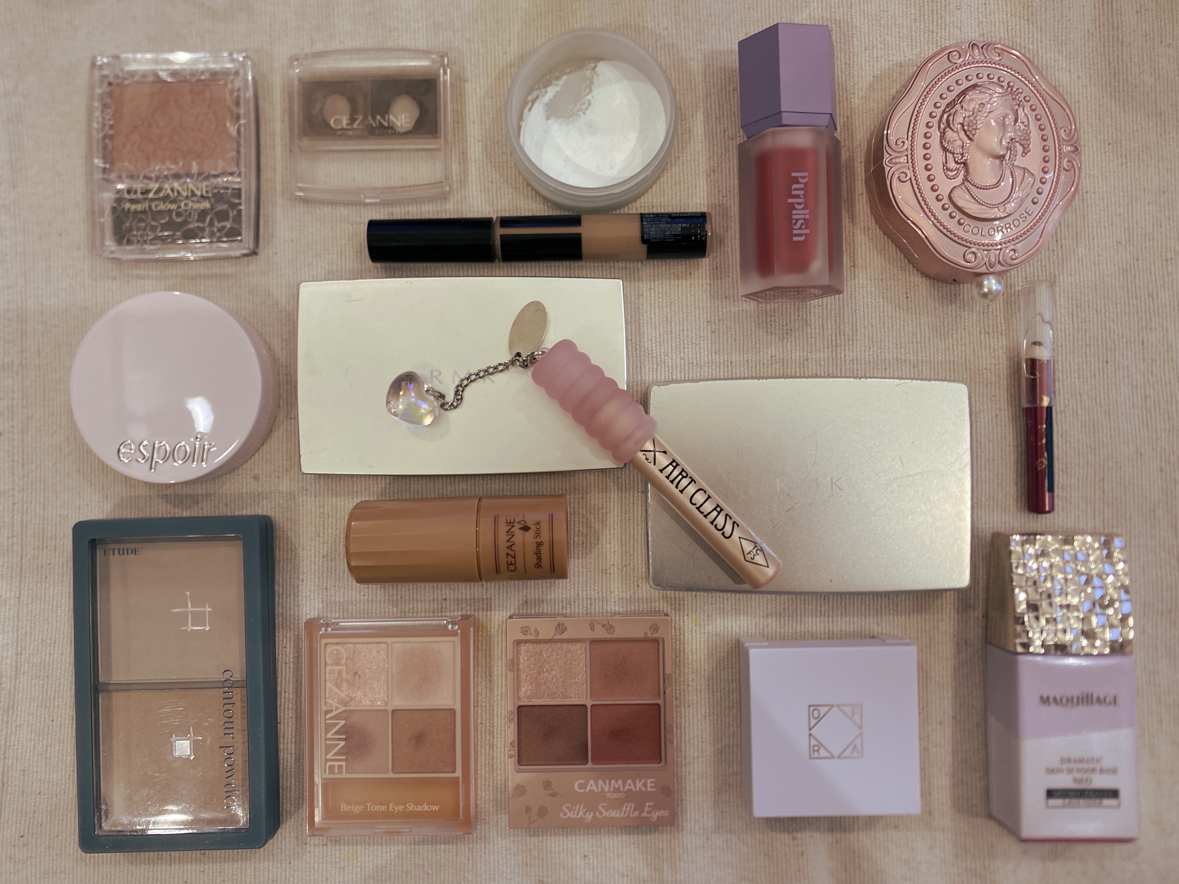 OFRA mini Highlighter Sugar Cookie/Ofra Cosmetics/パウダーハイライトを使ったクチコミ（2枚目）