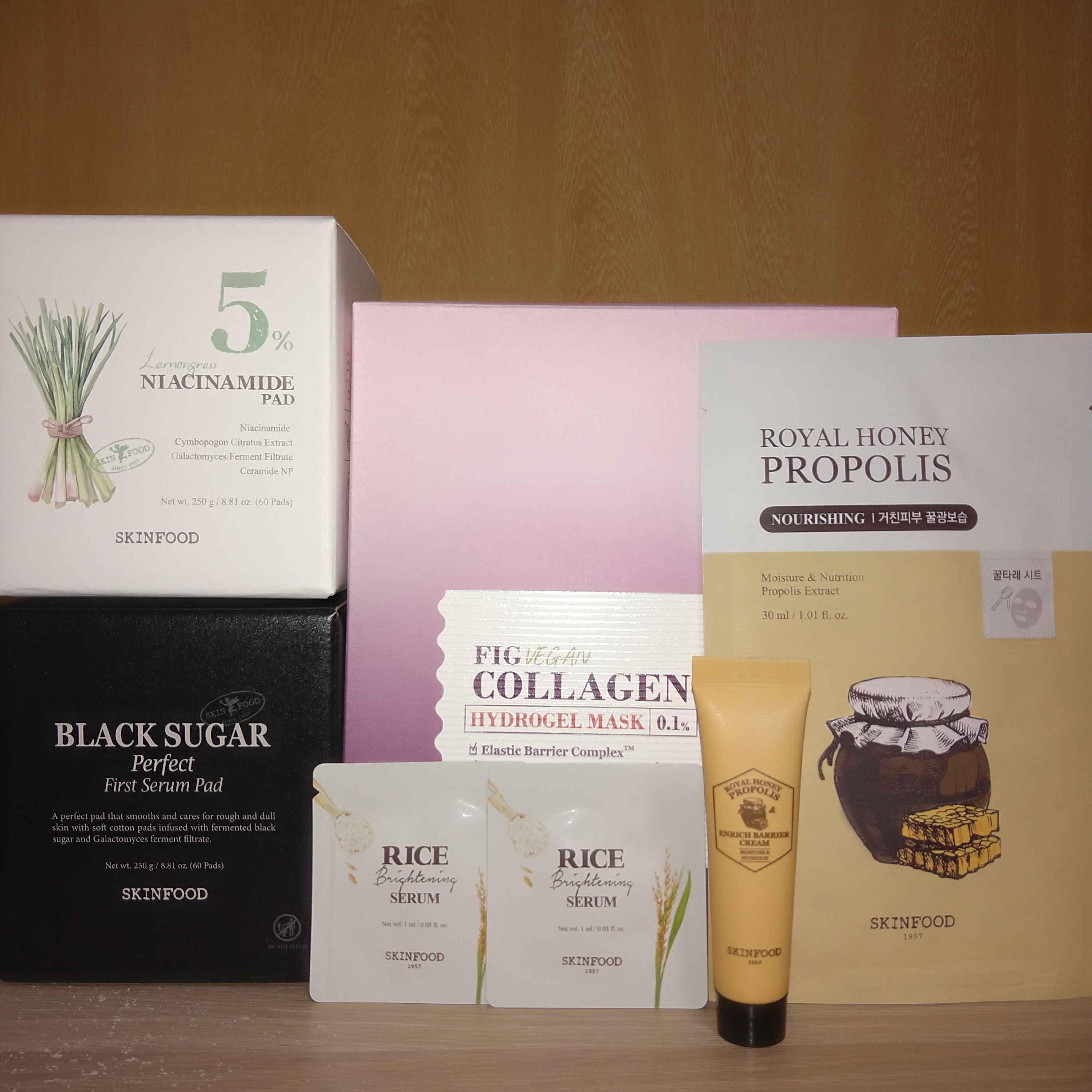 ブラックシュガーパーフェクト ファーストセラム パッド /SKINFOOD/トナーパッドを使ったクチコミ（1枚目）