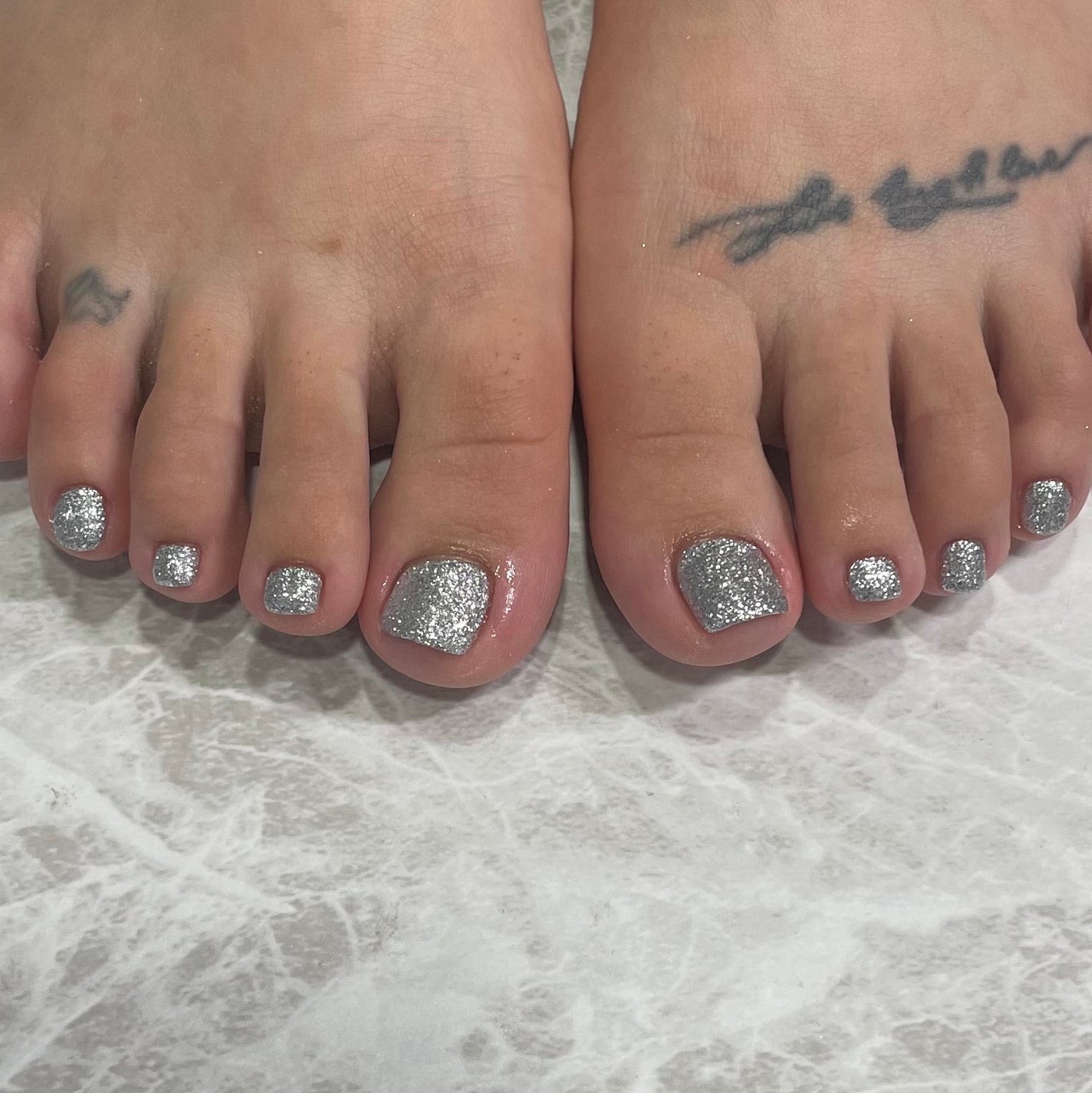 𐔌՞ . .՞ 𐦯 on LIPS 「🥈/いいね、保存嬉しいです🎶#ネイル#ジェルネイル#垢抜け#ネ..」(1枚目)