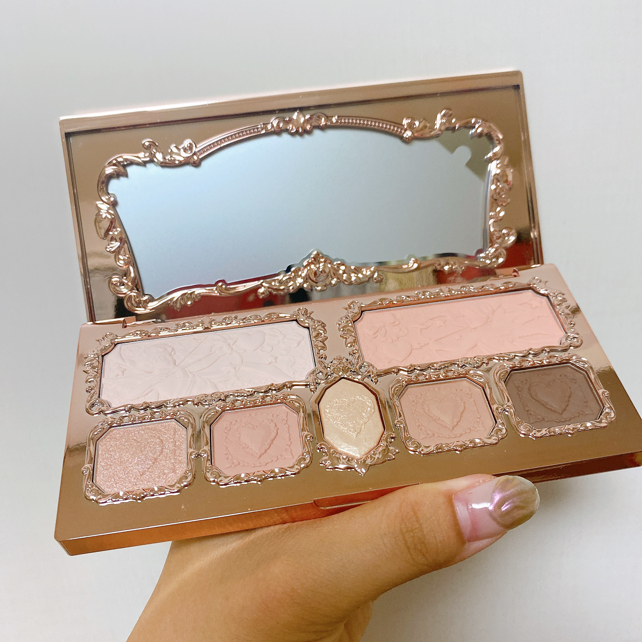 ストロベリーキューピッドコレクション メイクアップパレット 01 HoneyCanelé/FlowerKnows/アイシャドウパレットを使ったクチコミ（1枚目）