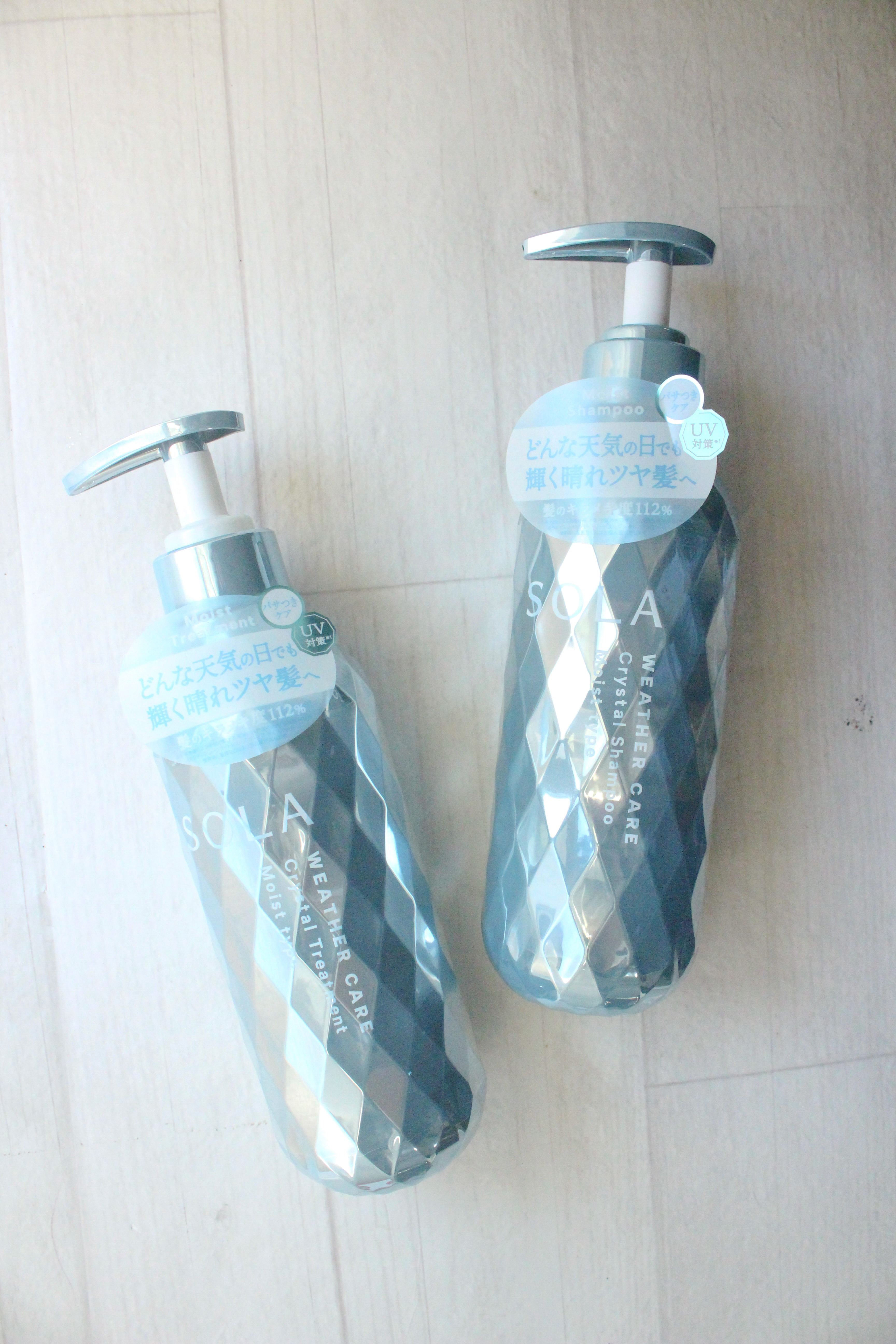 .
SOLA WEATHER CARE
『クリスタルシャンプー/ヘアトリートメント　モイストタイプ』

天候による髪の悩みに着目し、独自のウェザーケア処方の
シャンプーandトリートメントです𓂃🫧‪

キラキラのボトルが可愛くてお風呂に