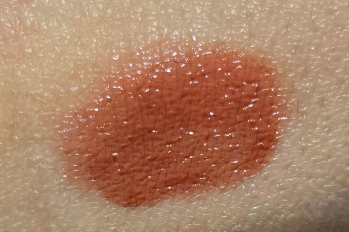 ラスティンググロスリップ 101 ブラウン系/CEZANNE/口紅を使ったクチコミ（2枚目）